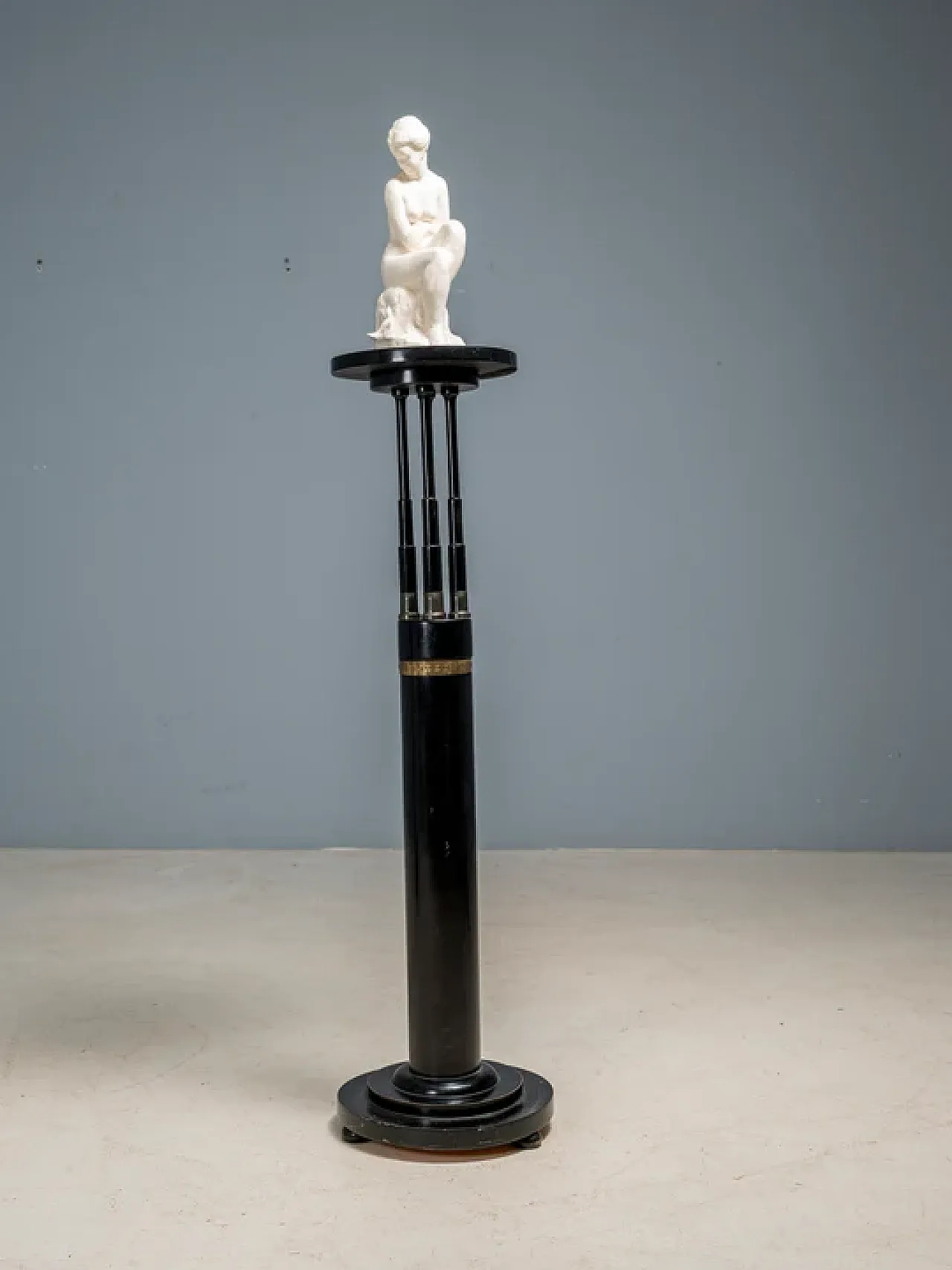 Black lacquered pedestal with brass details, 20th century 3