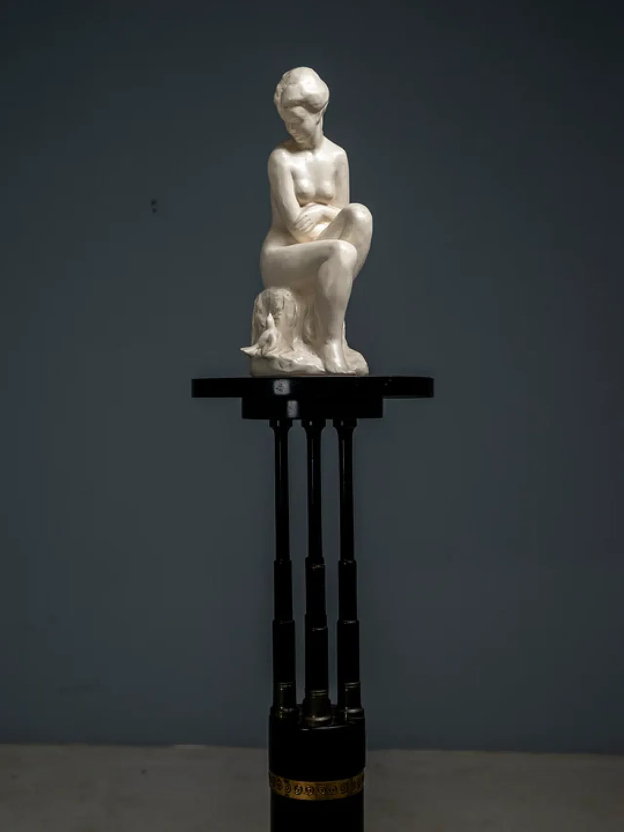 Black lacquered pedestal with brass details, 20th century 5