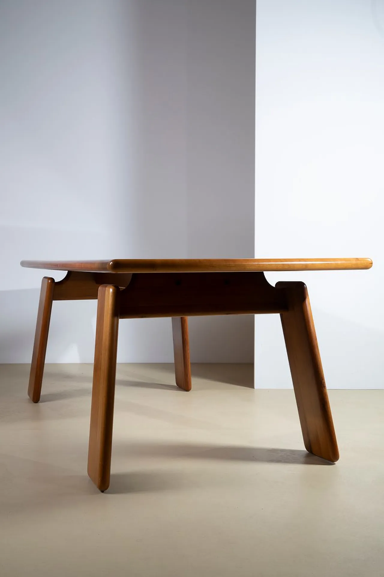 Dining table by Mobil Girgi, 1970s 7