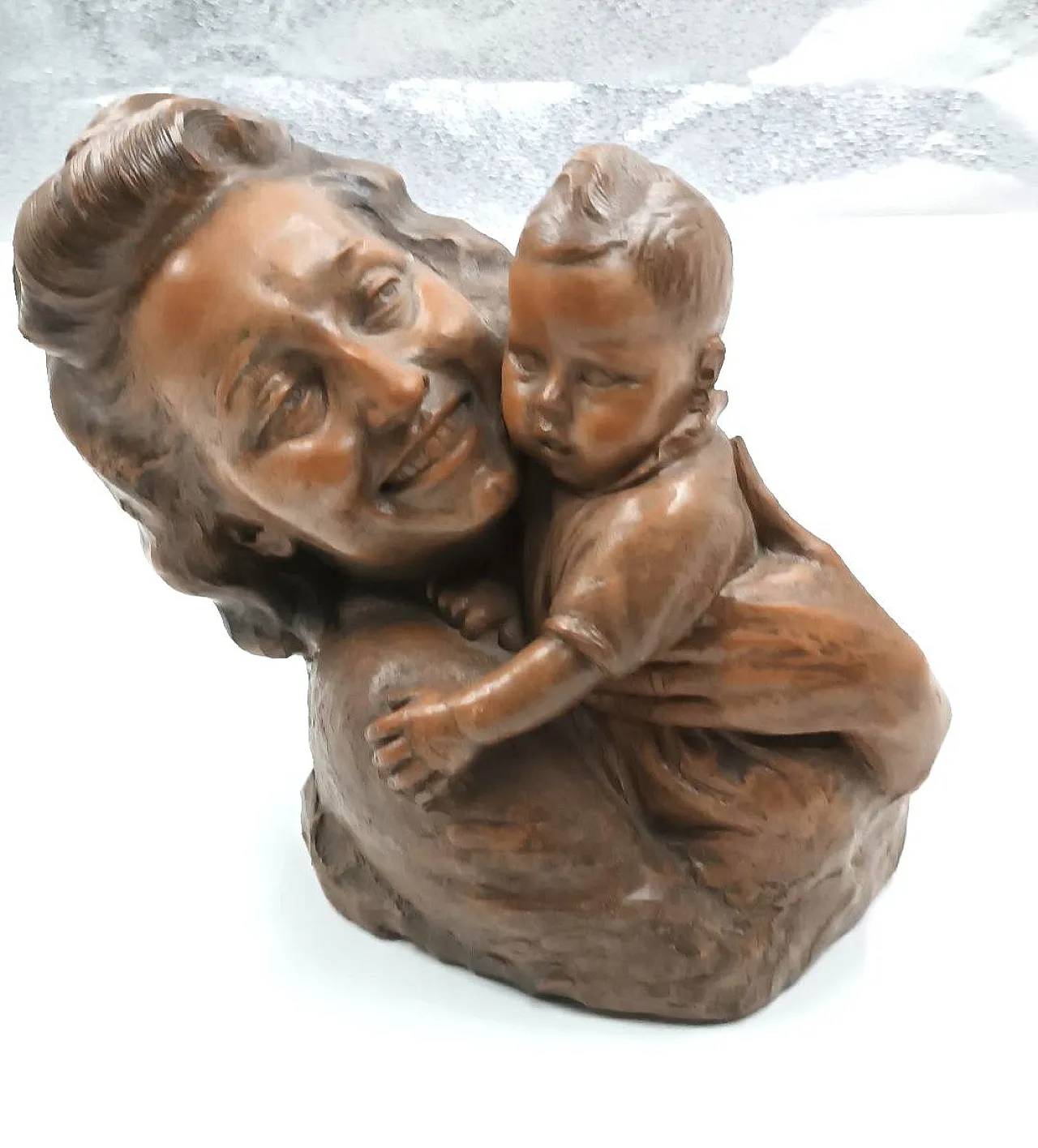 Scultura di maternità in terracotta di A. Pera, primo '900 2