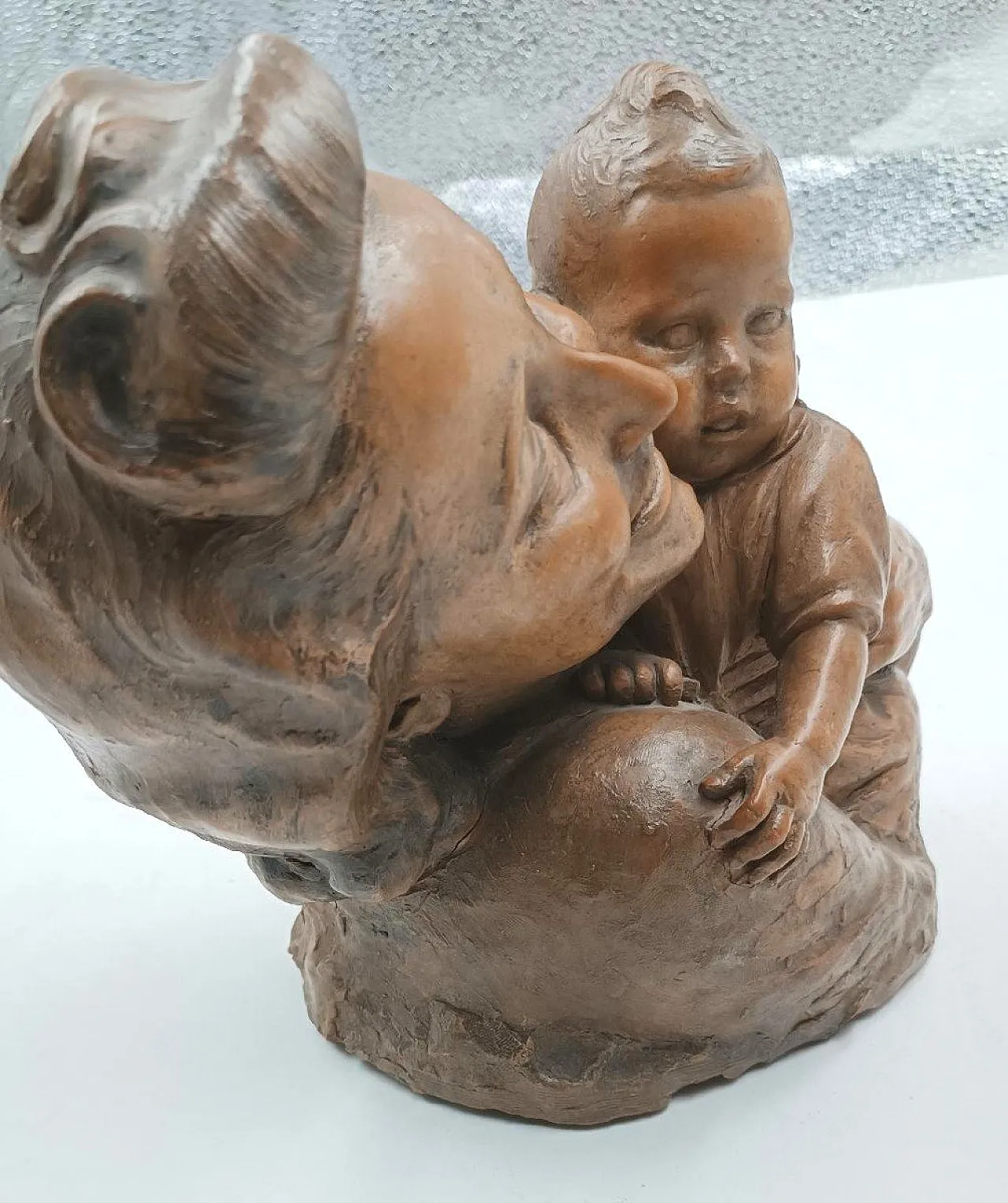 Scultura di maternità in terracotta di A. Pera, primo '900 6