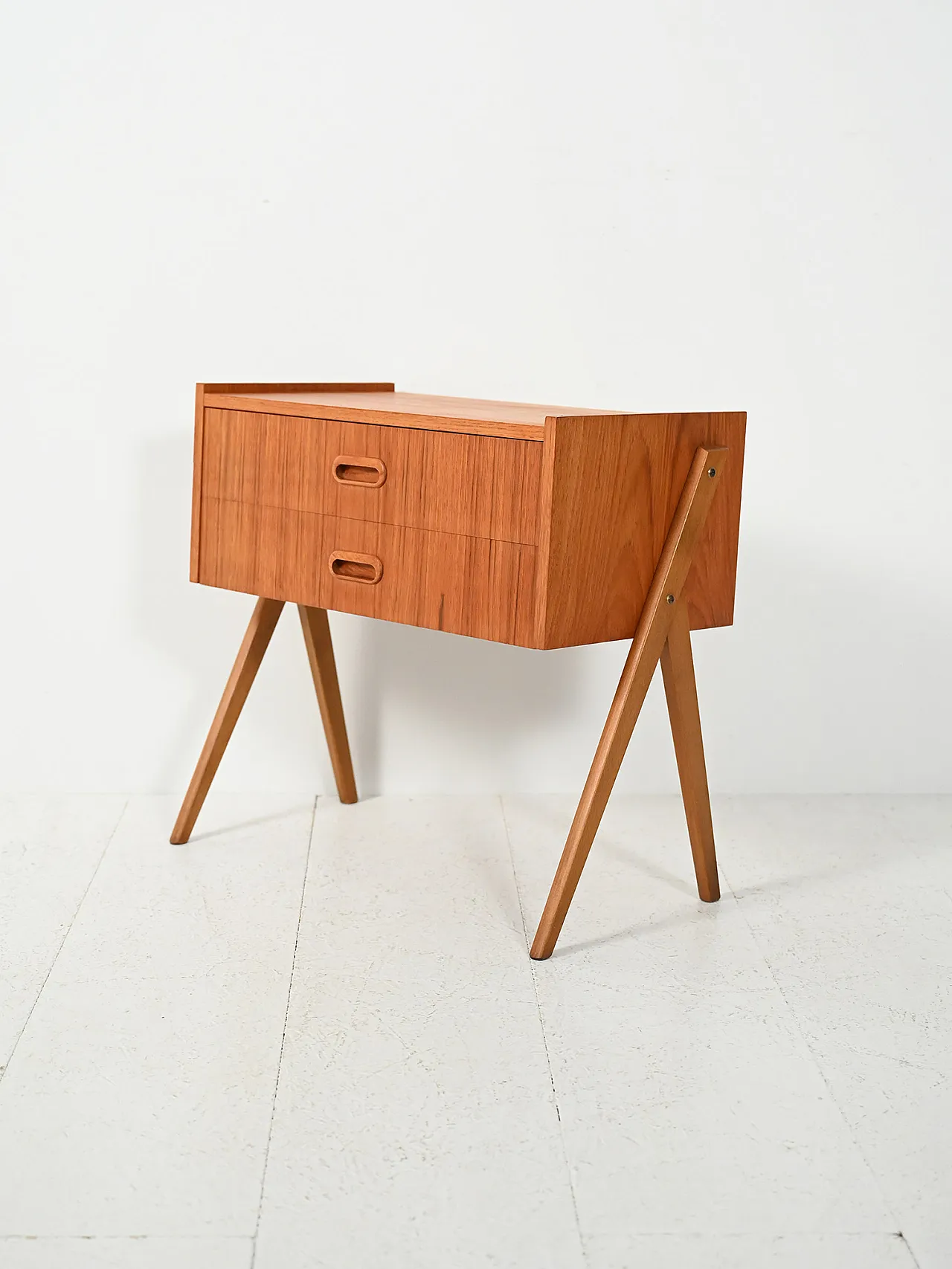 Comodino scandinavo in teak con due cassetti, anni Sessanta 4