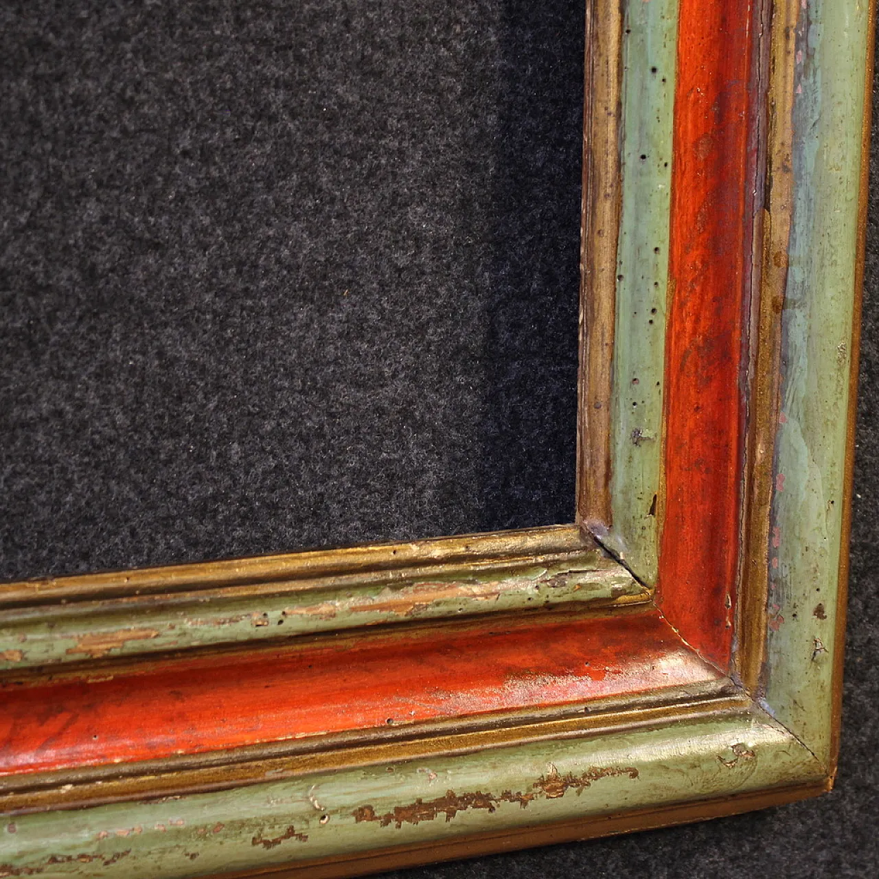 Lacquered and gilded antique Spanish frame, 18th century 7