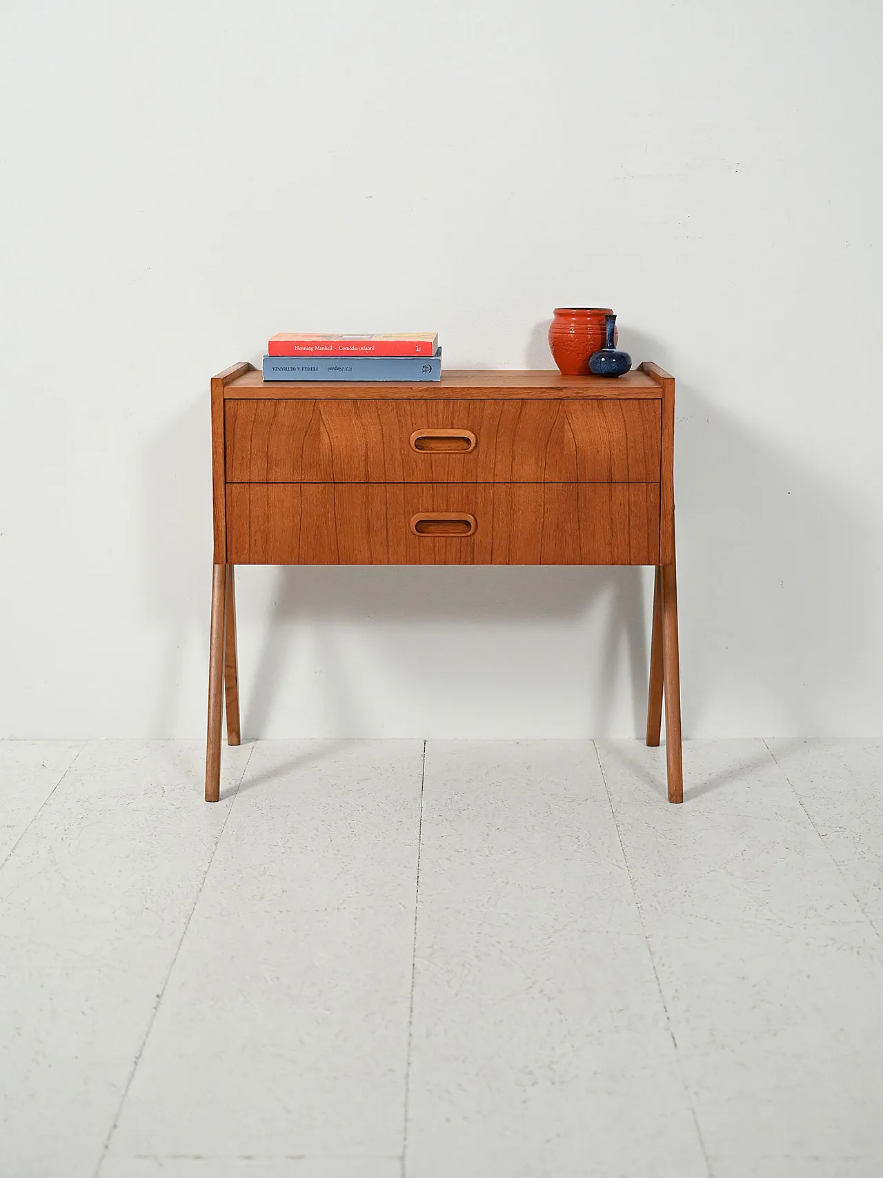 Comodino scandinavo in teak con due cassetti, anni Sessanta 1
