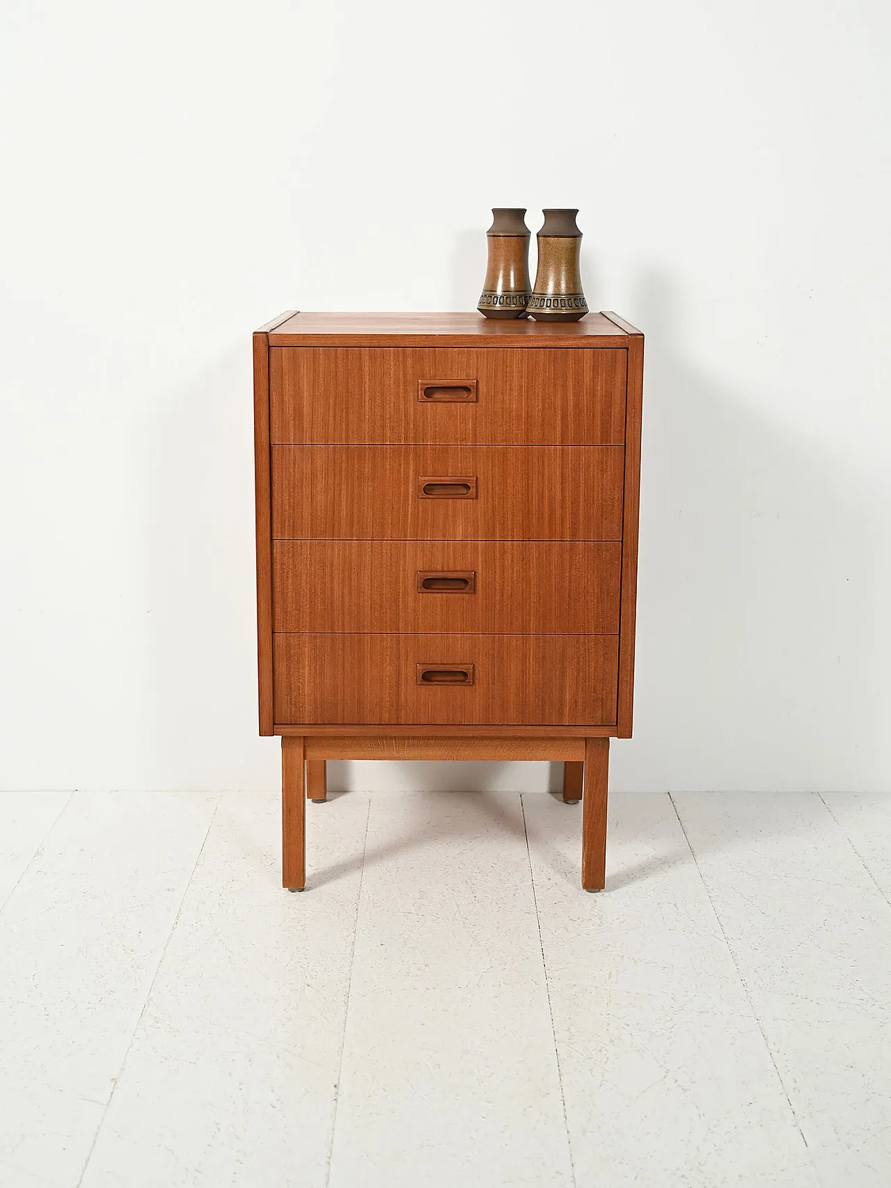 Scandinavian rationalist chest of drawers in mahogany 1