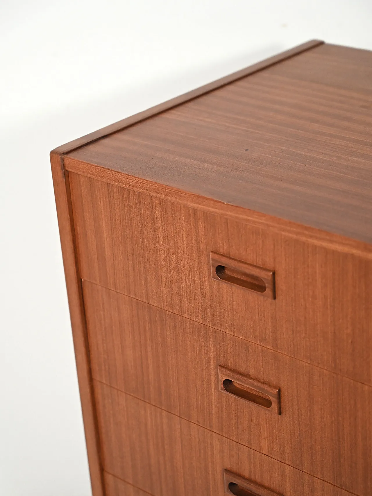 Scandinavian rationalist chest of drawers in mahogany 9