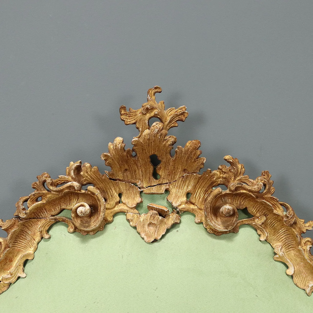 Carved and gilded wooden headboard, early 19th century 3