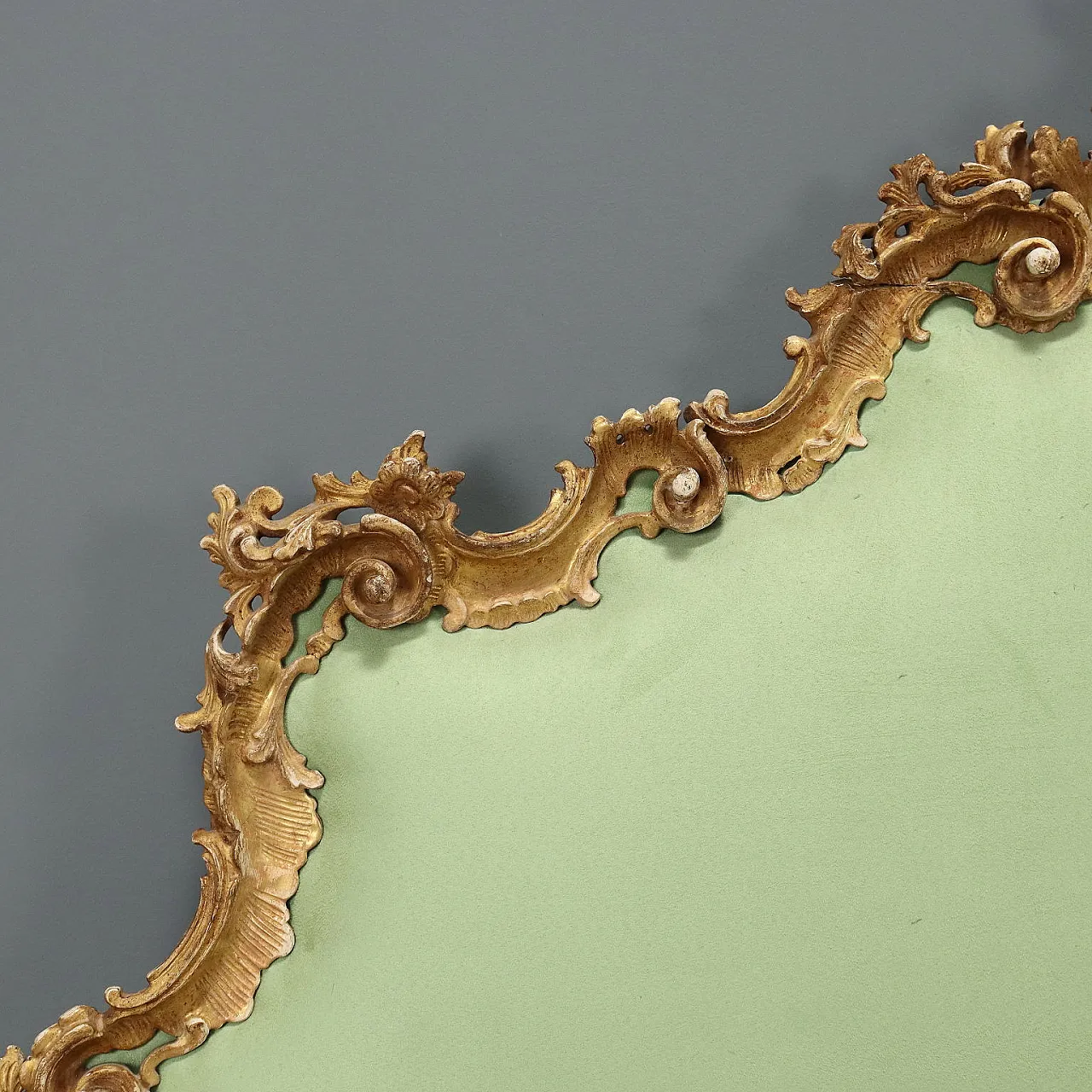 Carved and gilded wooden headboard, early 19th century 5