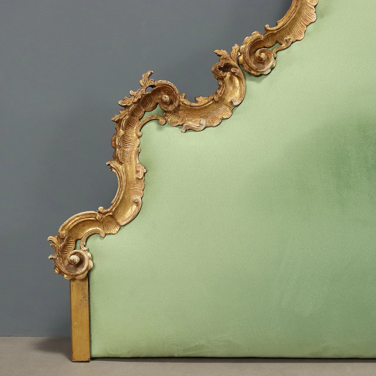 Carved and gilded wooden headboard, early 19th century 6