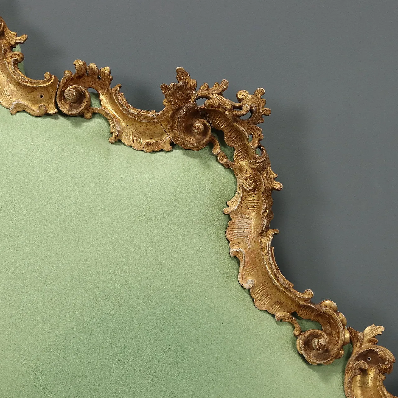 Carved and gilded wooden headboard, early 19th century 7