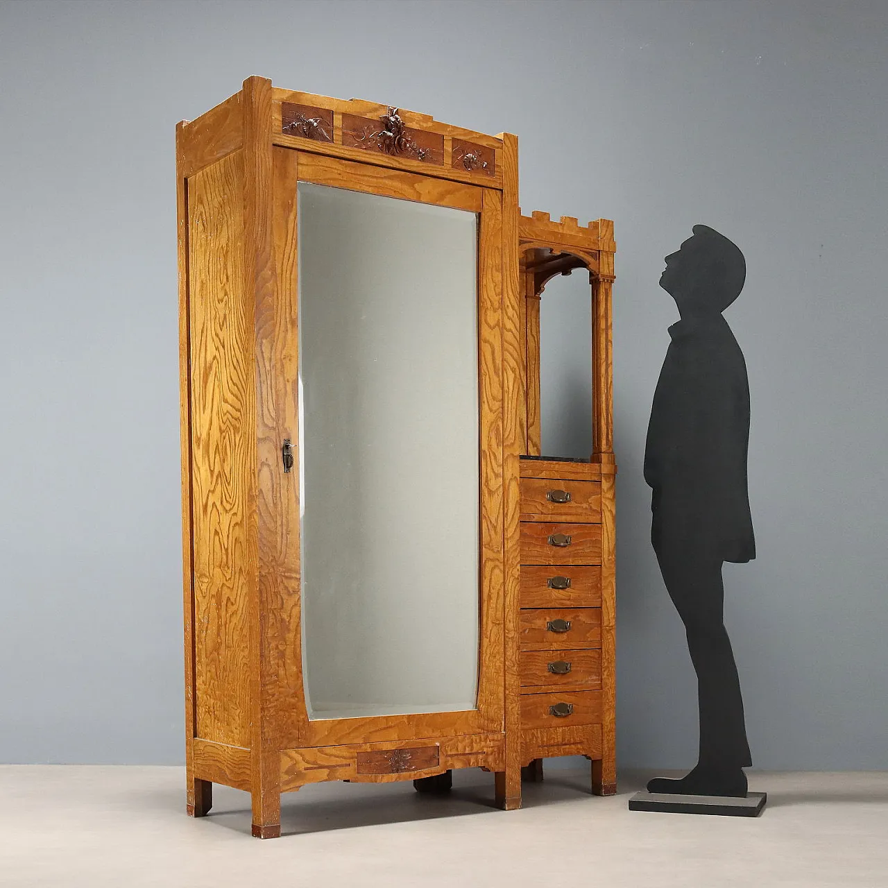 Armadio Liberty in rovere con piano in marmo, primo '900 2