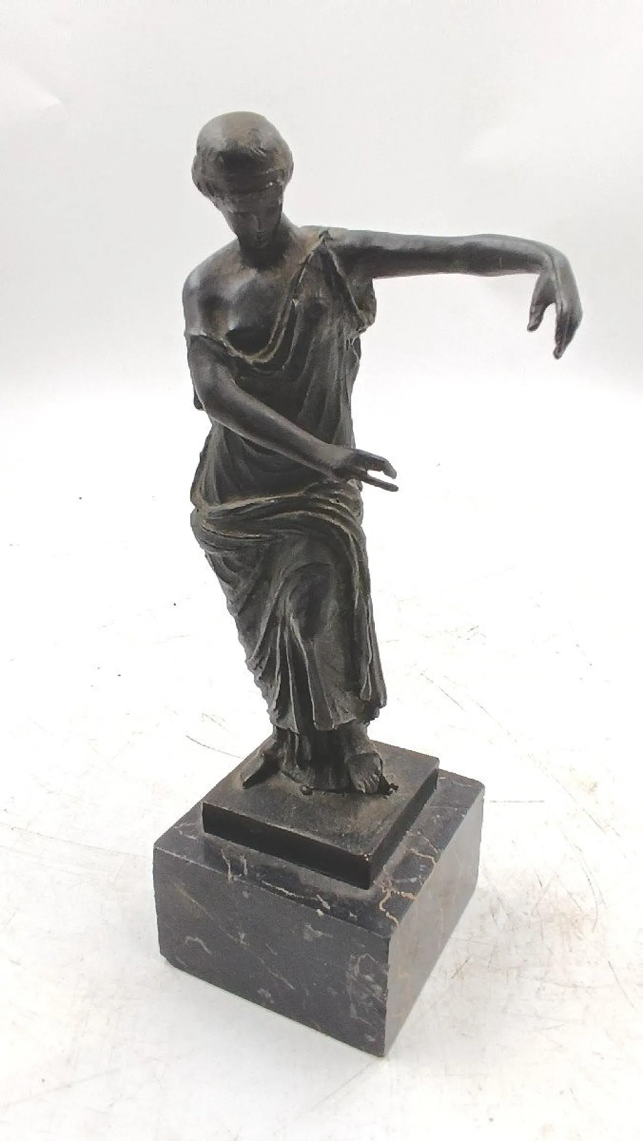 Vittoria Alata of Brescia, bronze sculpture, early 19th century 2