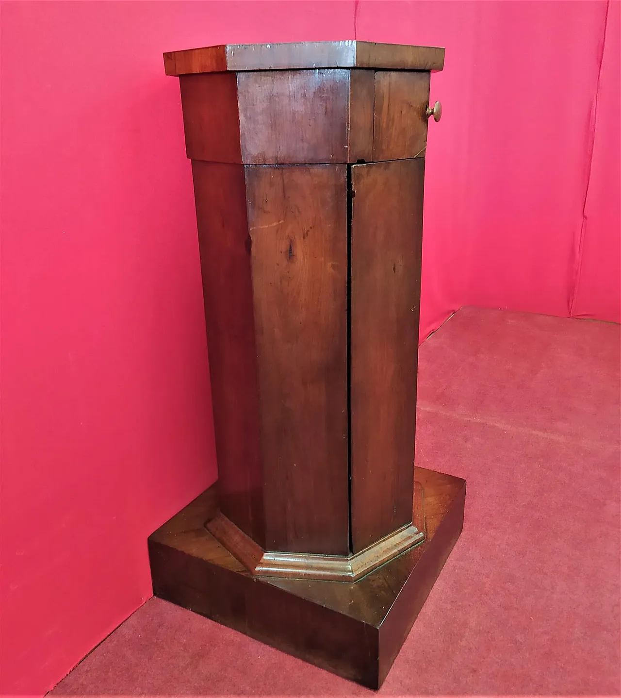 Empire walnut column bedside table, 19th century 3