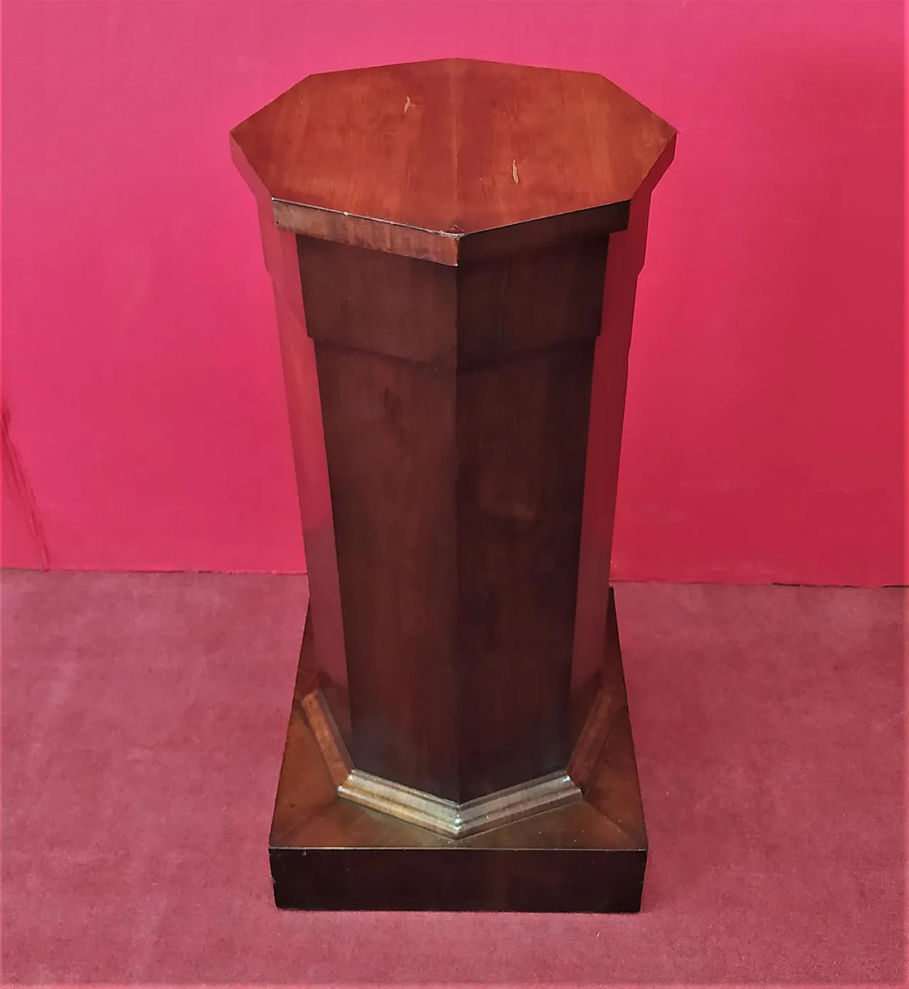 Empire walnut column bedside table, 19th century 7