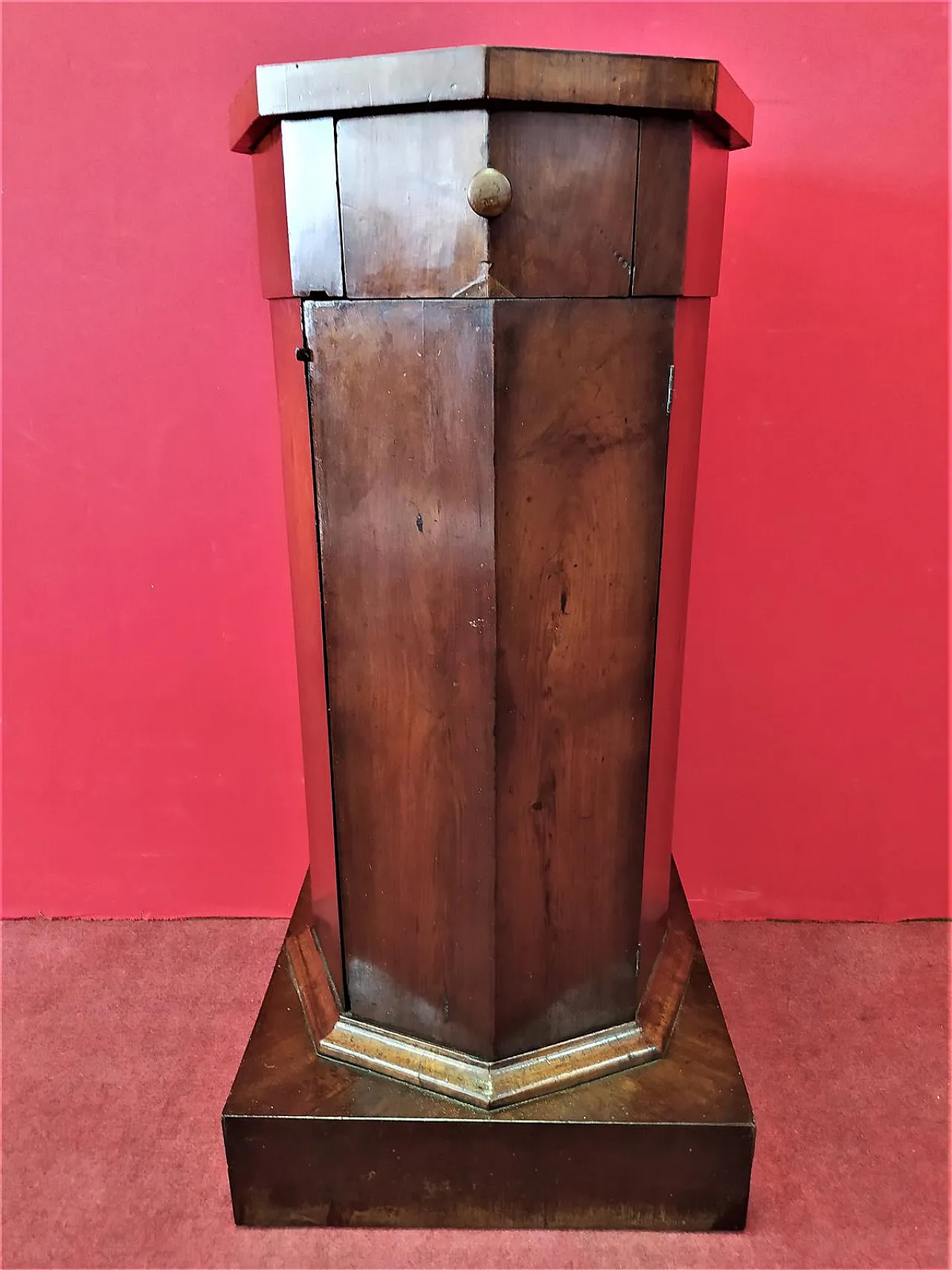 Empire walnut column bedside table, 19th century 9