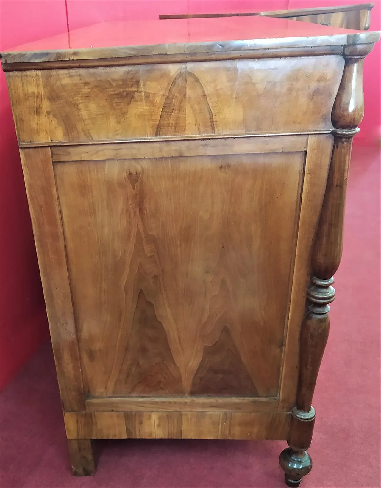 Pair of Emilian walnut dressers, 19th century 5