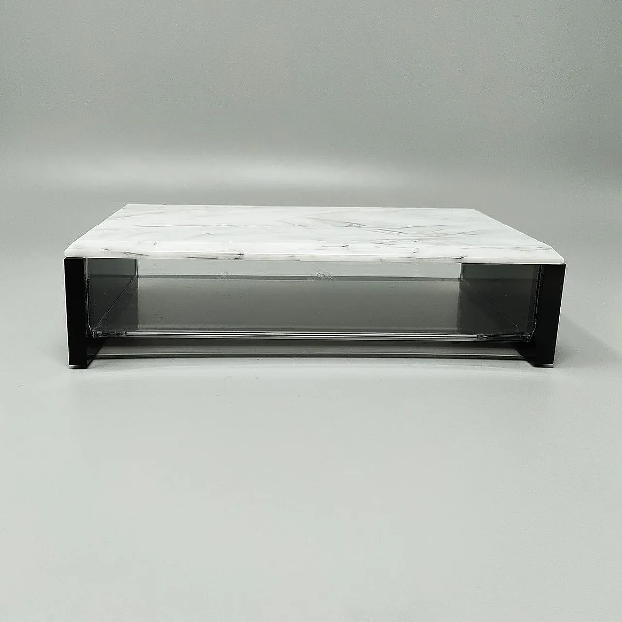 Smoking set in lucite and brass, 1970s 6