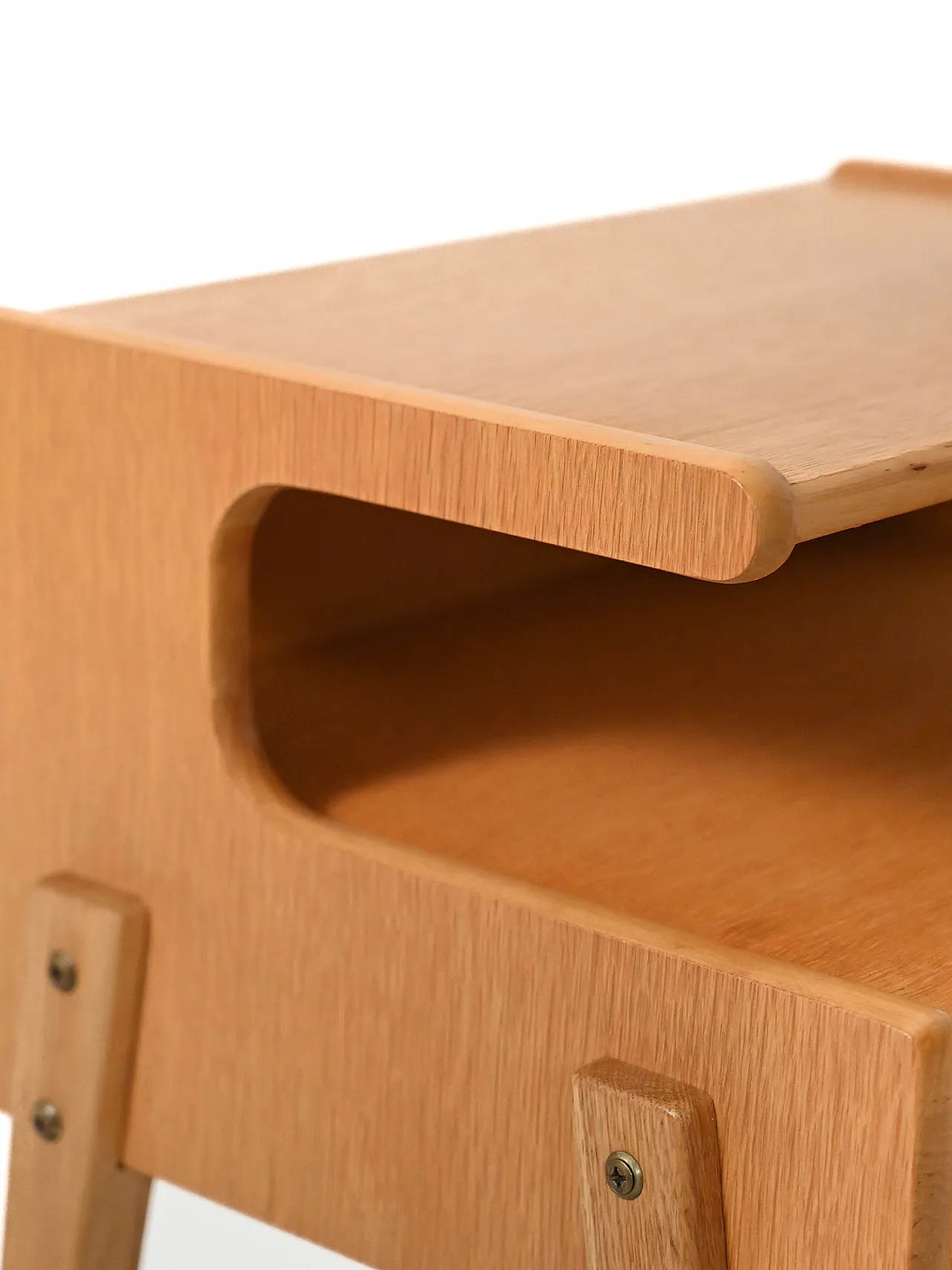 Pair of Scandinavian shaped bedside tables in oak, 60s 5