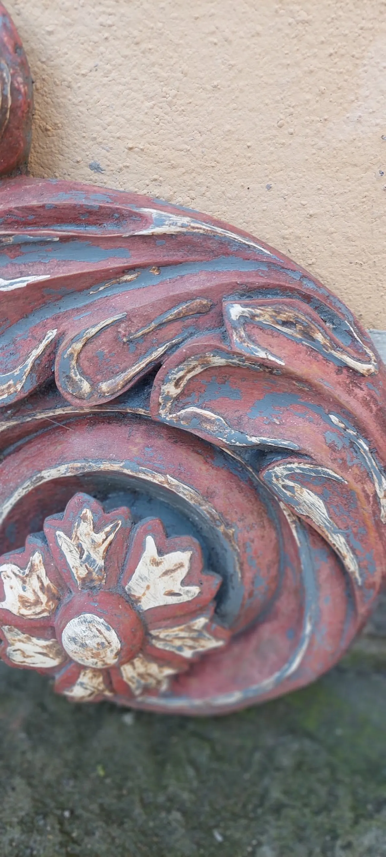 Pair of carved wooden friezes, 18th century 4