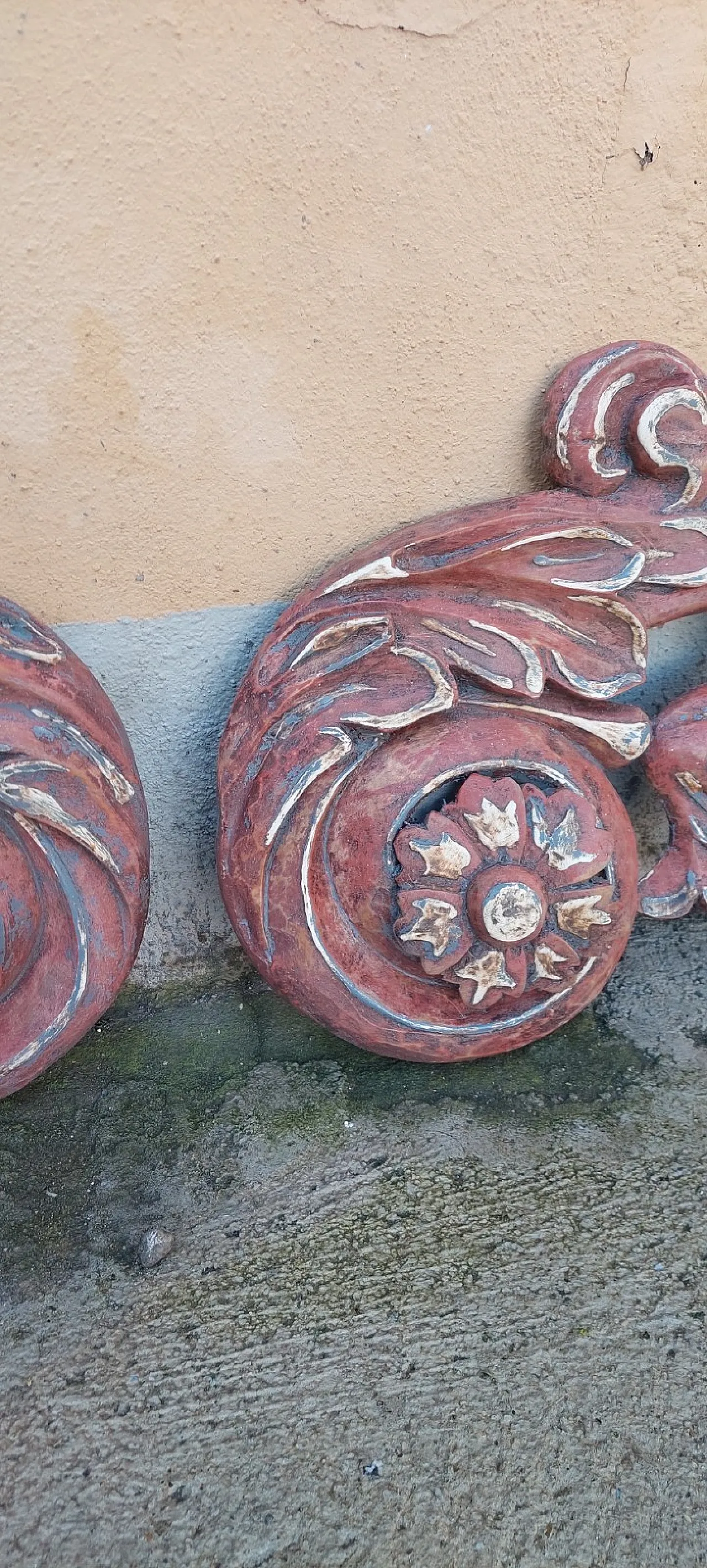 Pair of carved wooden friezes, 18th century 6