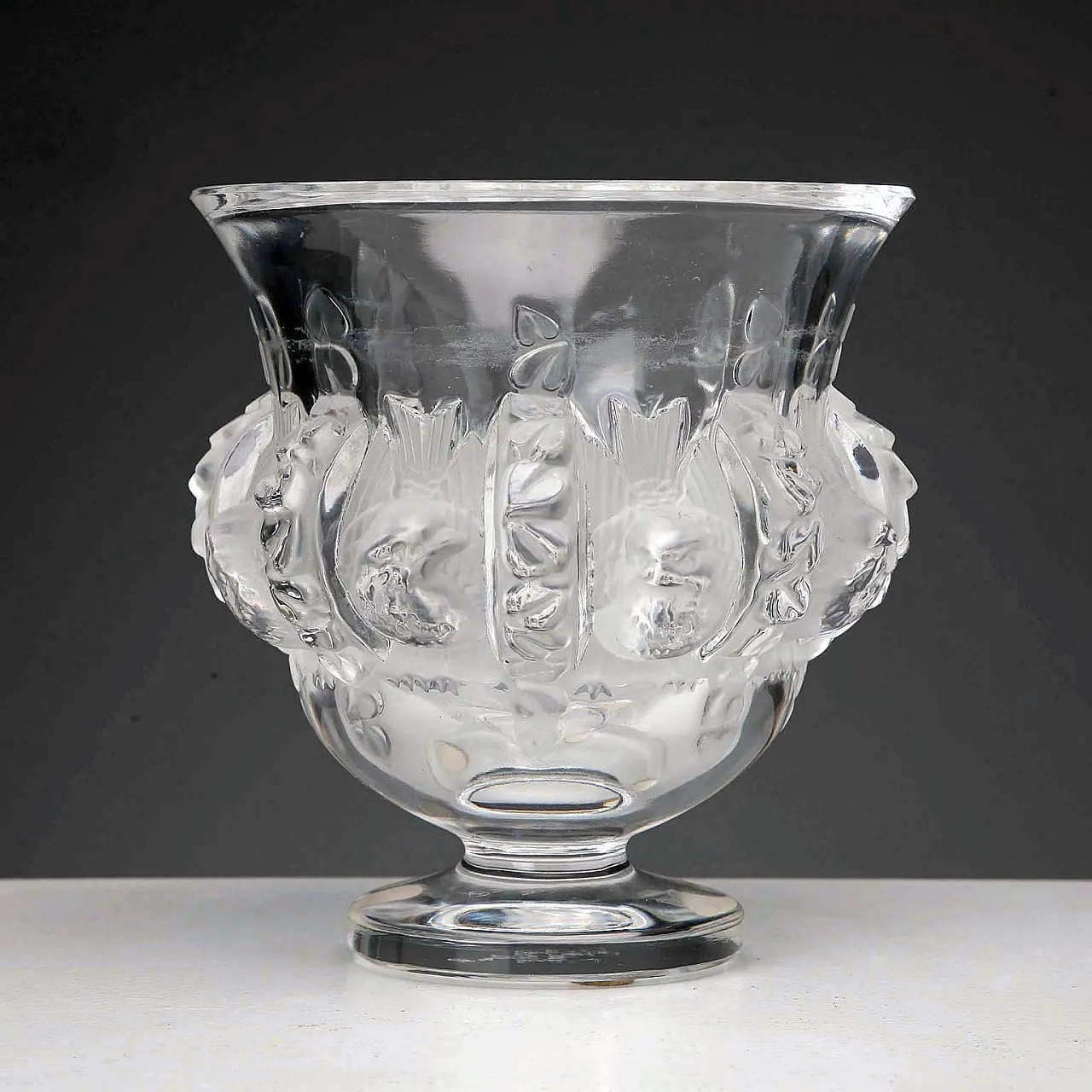 Vaso in cristallo con decoro in rilievo satinato, '900 4