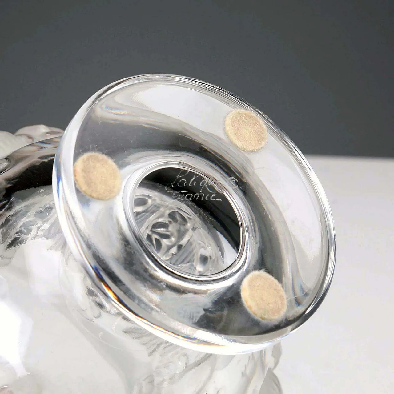 Vaso in cristallo con decoro in rilievo satinato, '900 7