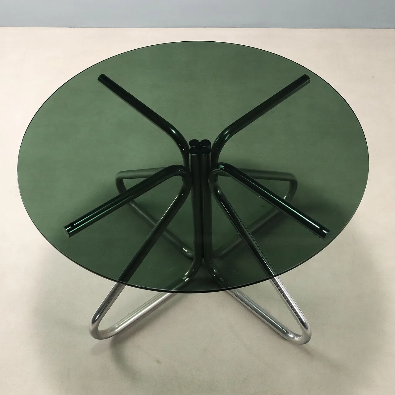 Tavolo con piano in vetro fumé e gambe in tubolare cromato, '900 3