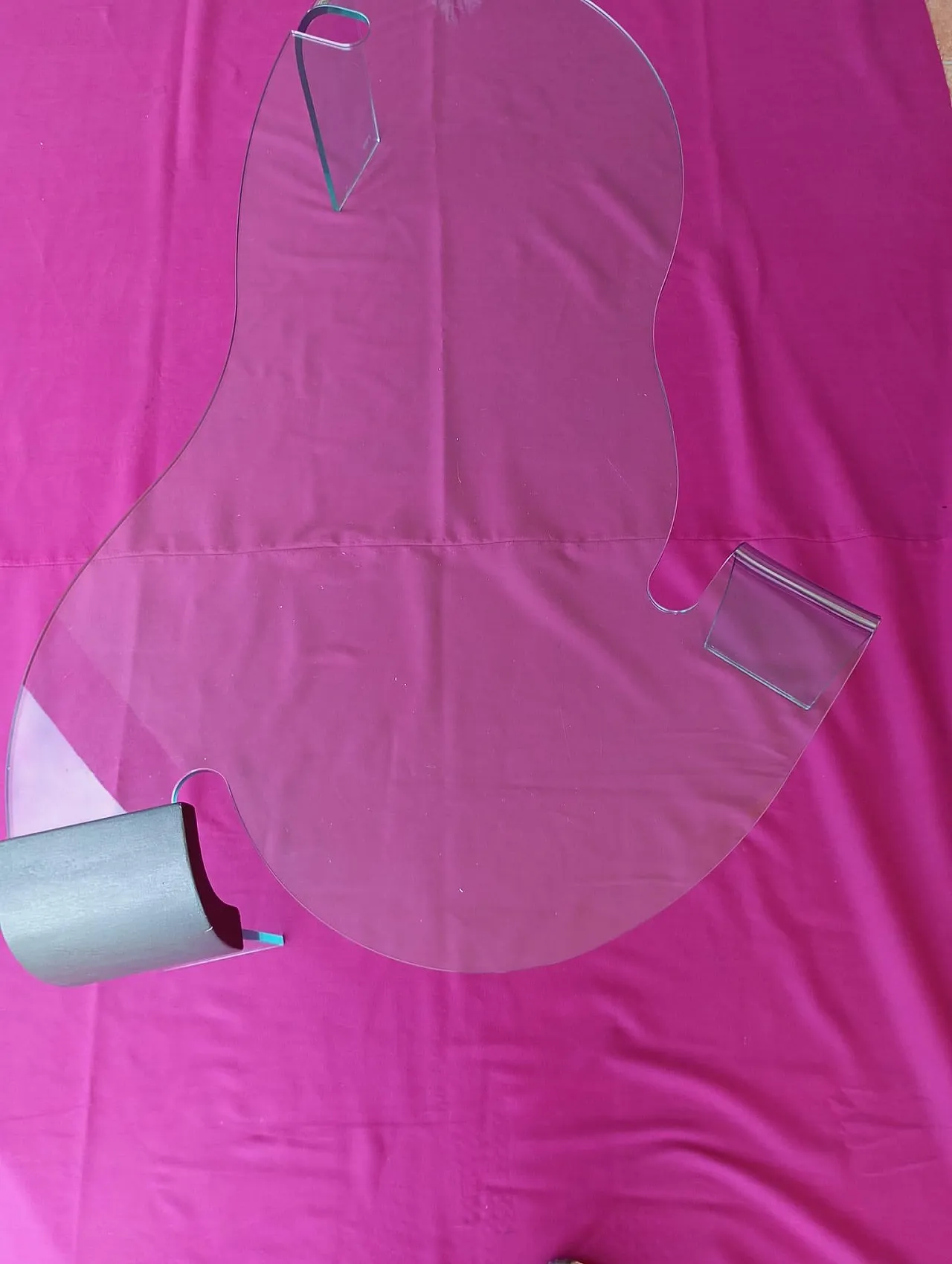 Tavolino scultoreo in vetro curvato di FIAM Italia, anni ‘80 6