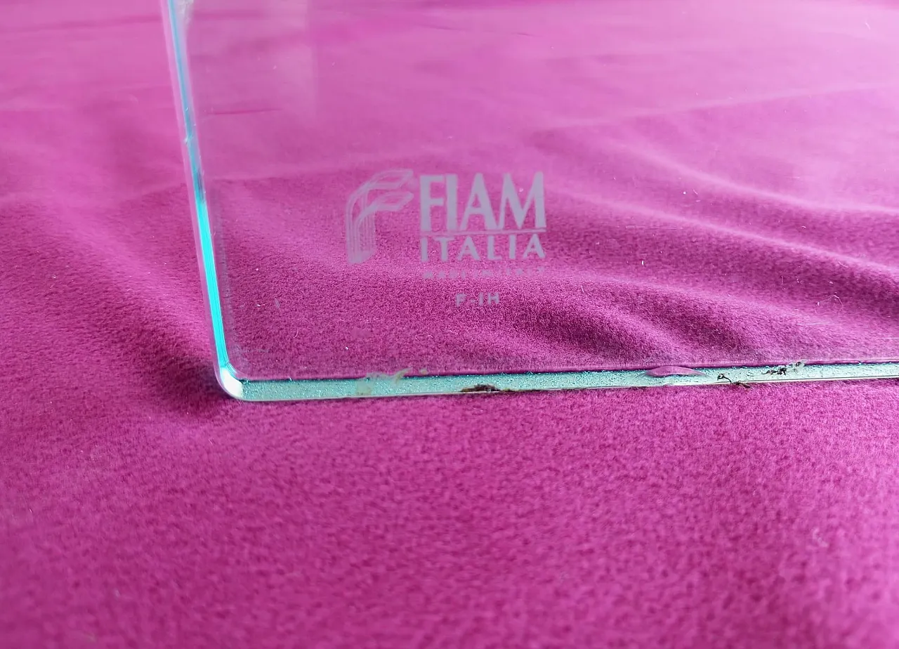 Tavolino scultoreo in vetro curvato di FIAM Italia, anni ‘80 7