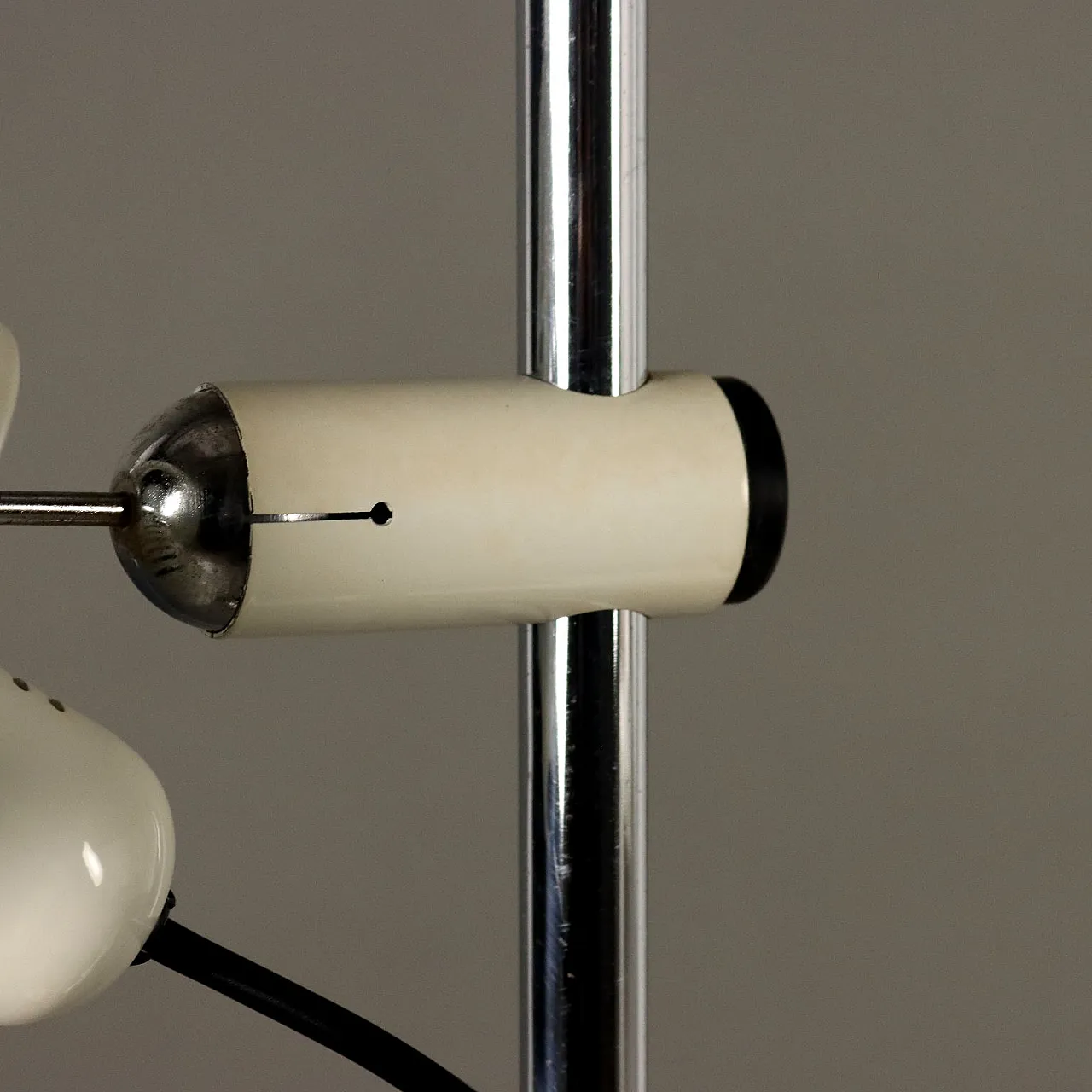 Lampada da terra in alluminio e metallo, anni '70 9