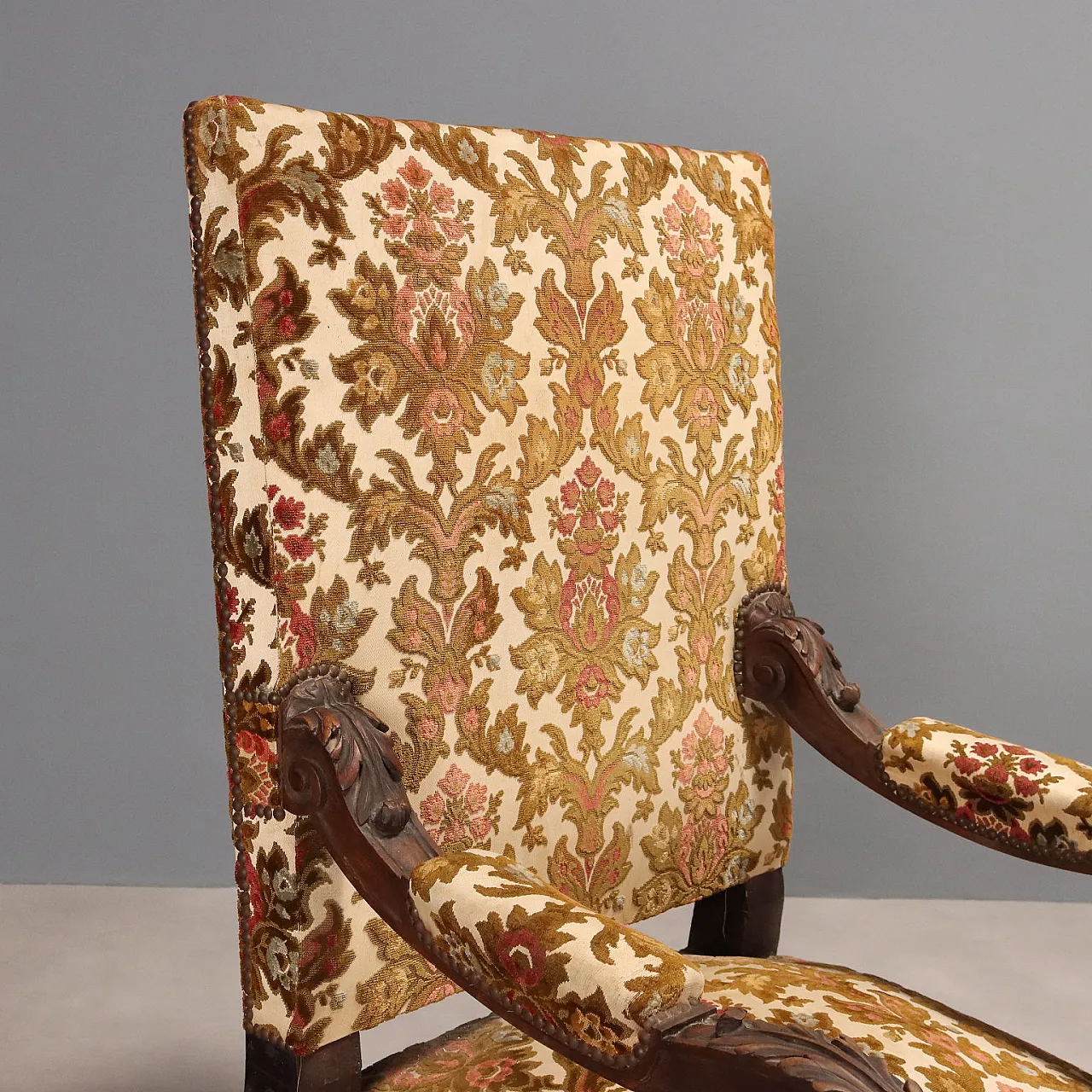 Baroque armchair in walnut and padding, 18th century 5