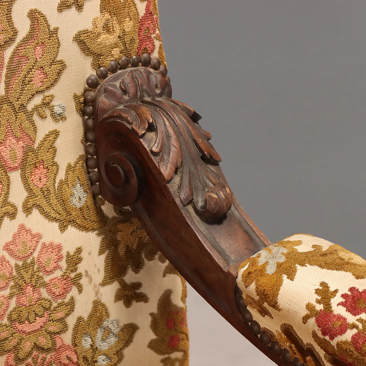 Baroque armchair in walnut and padding, 18th century 7