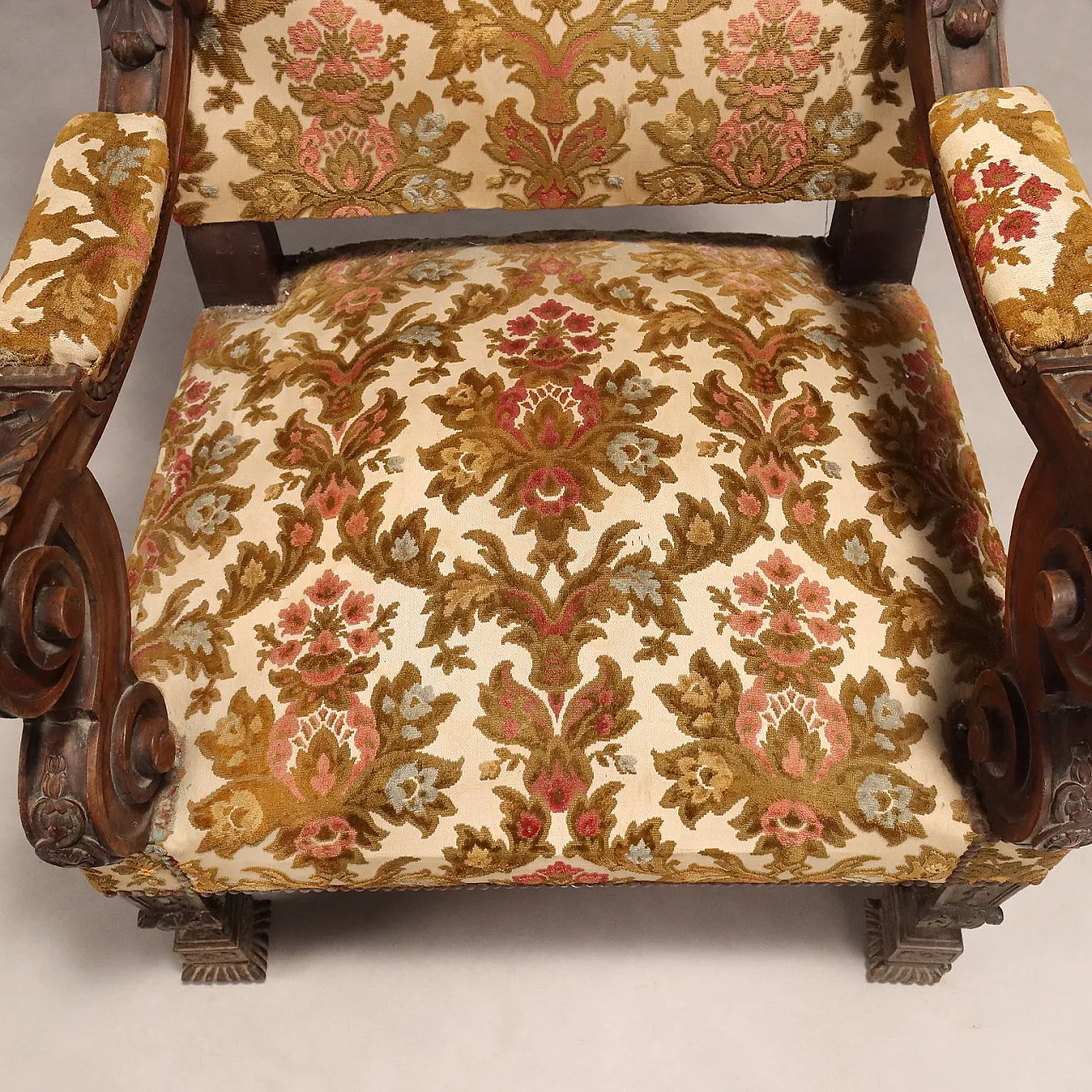 Baroque armchair in walnut and padding, 18th century 8