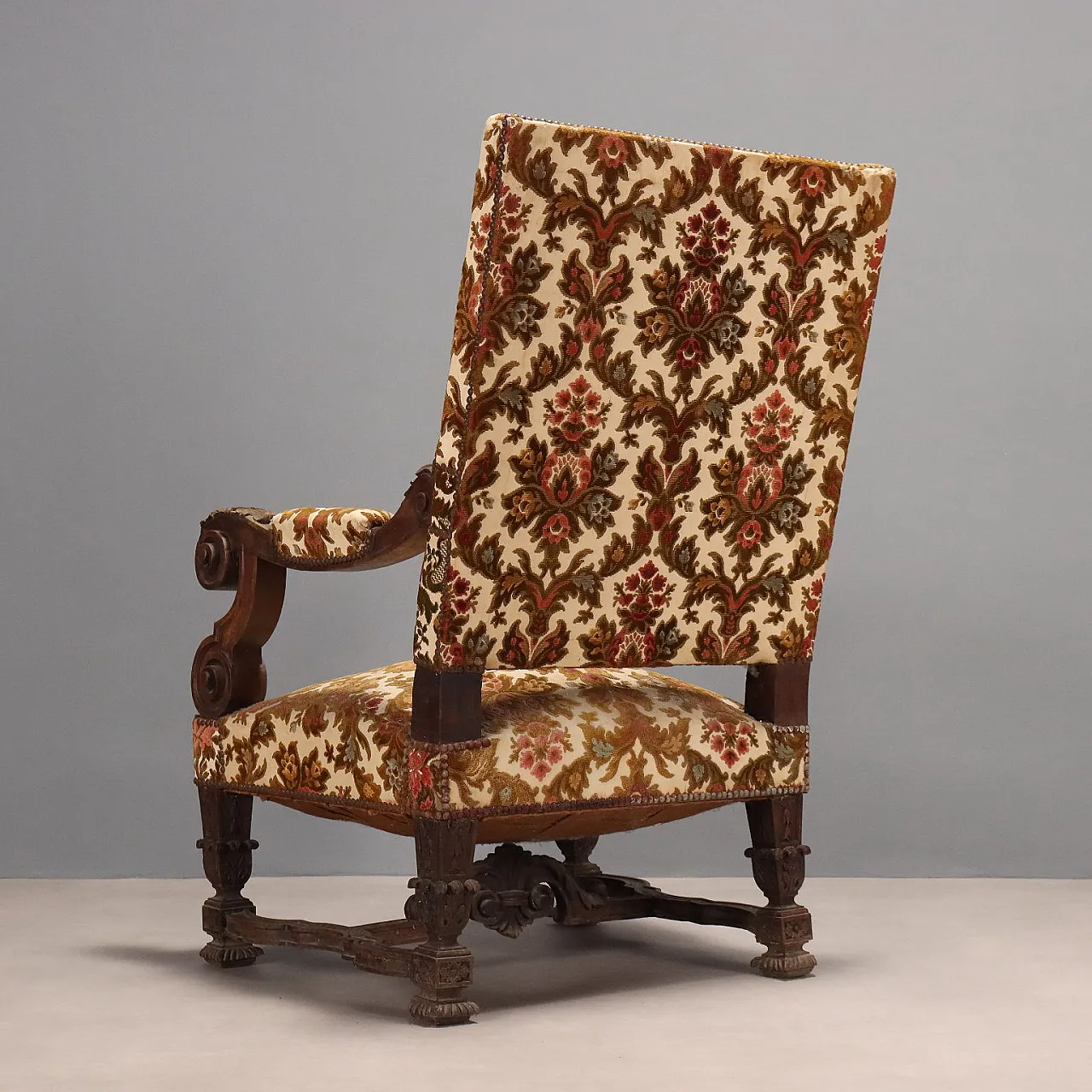 Baroque armchair in walnut and padding, 18th century 9
