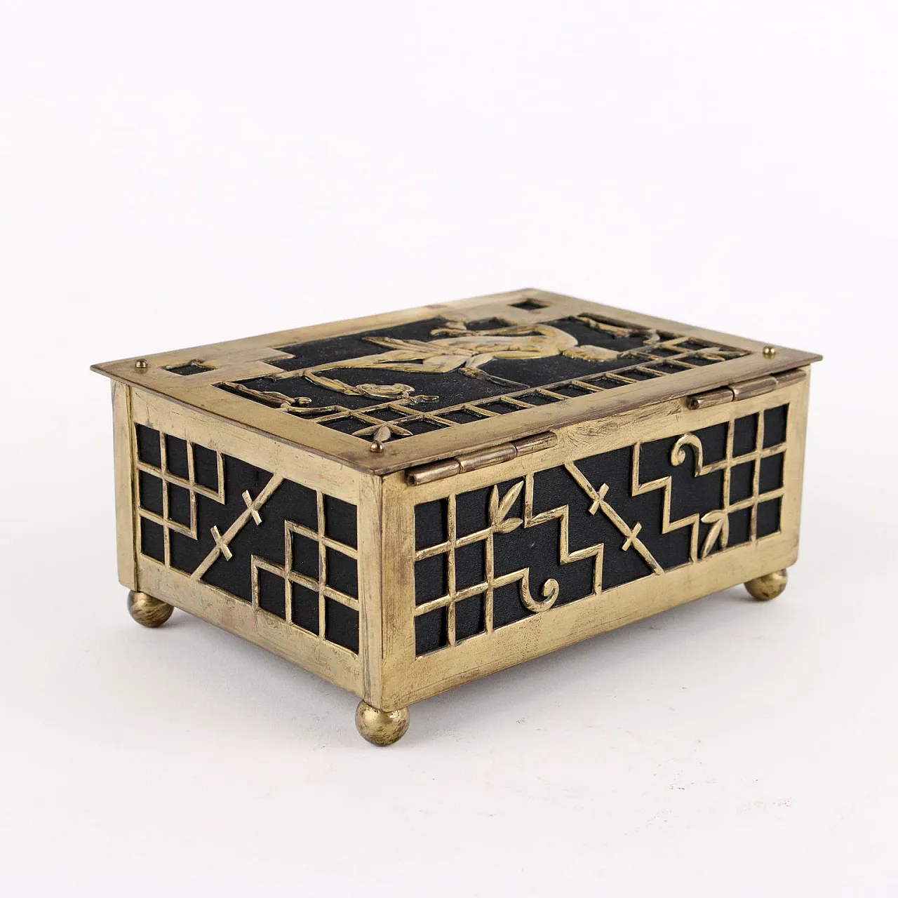 Scatola Art Decò in bronzo e tessuto, anni '20 10