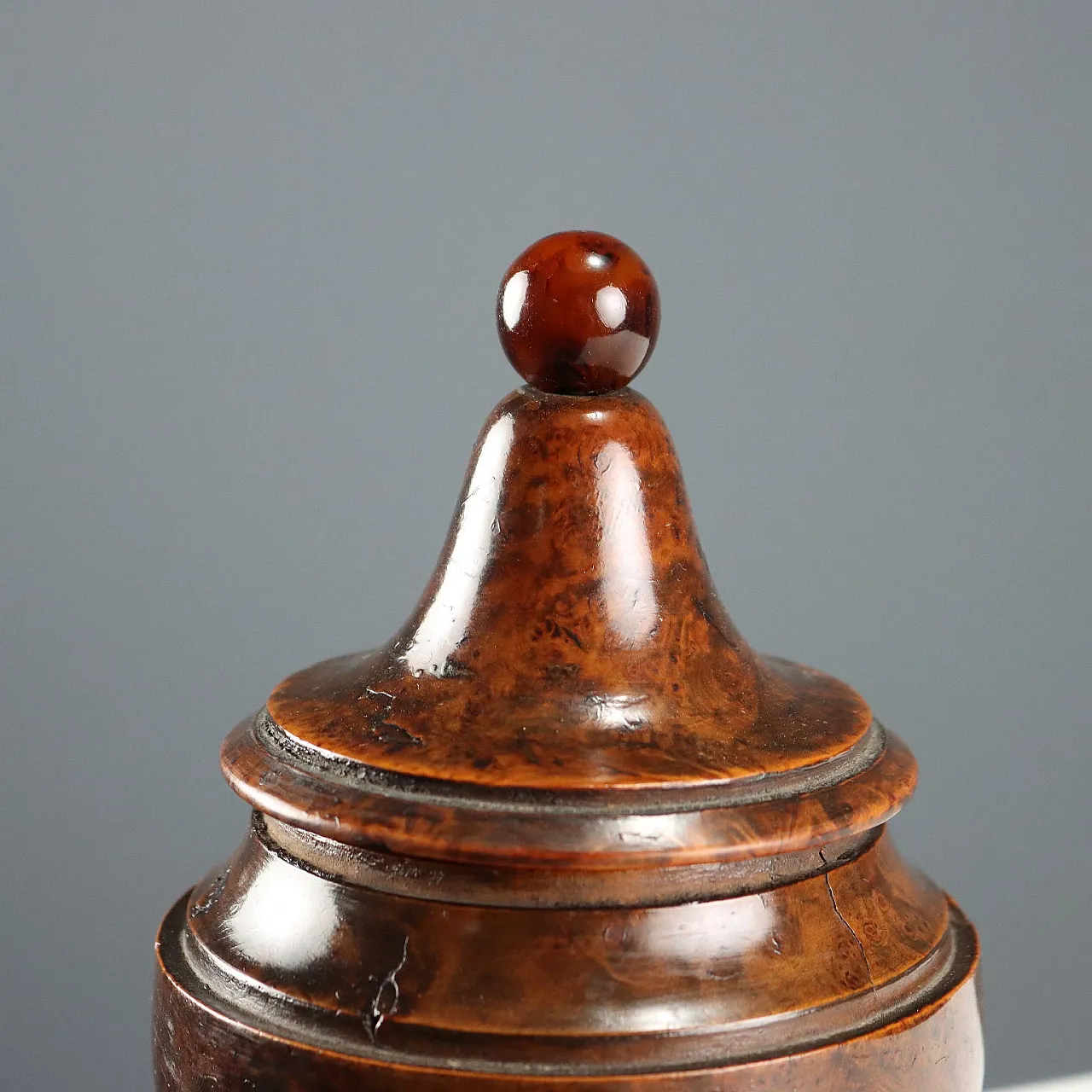 Tobacco jar in walnut root, 20th century 3