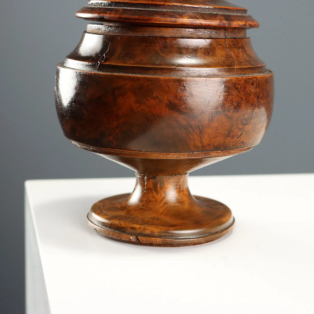 Tobacco jar in walnut root, 20th century 4