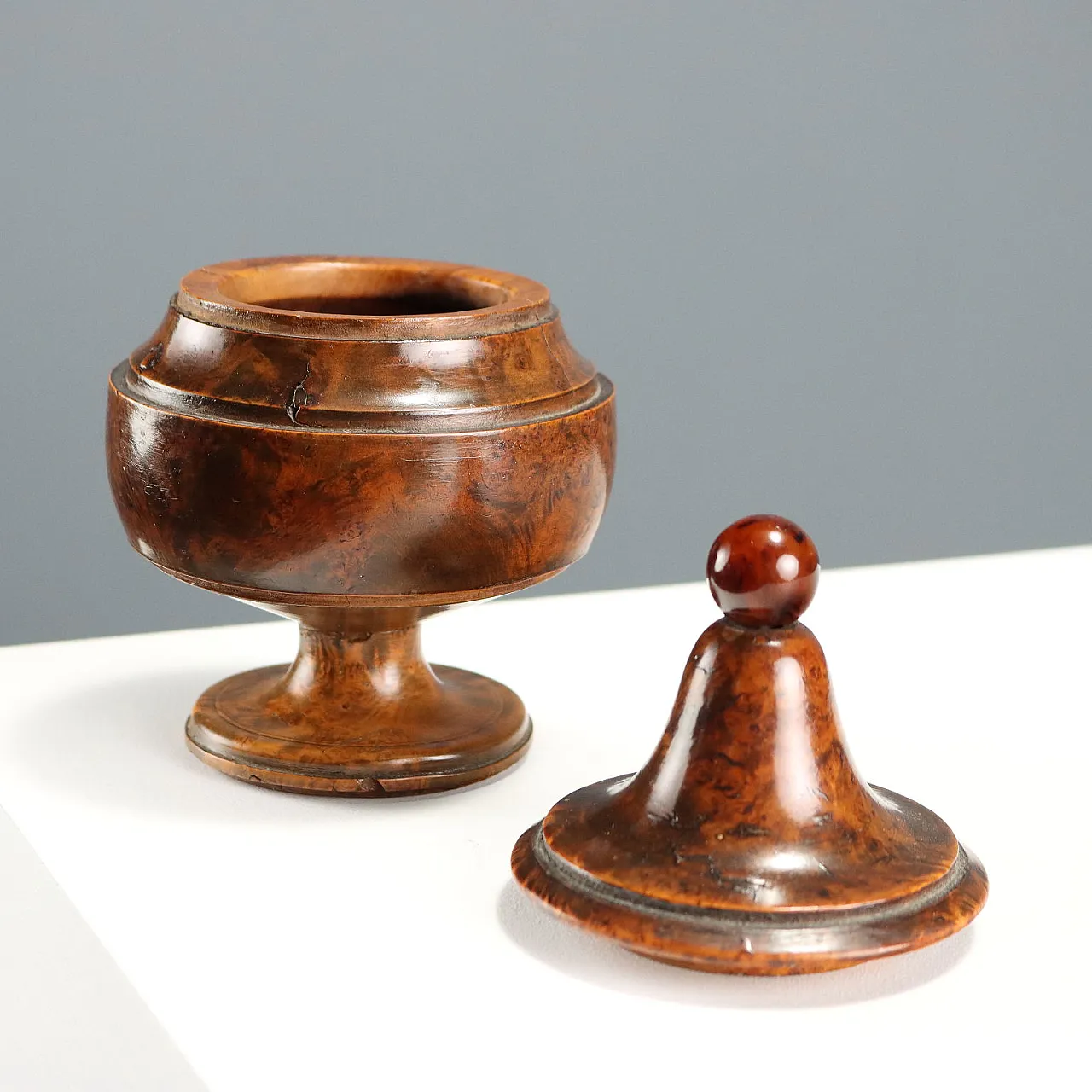 Tobacco jar in walnut root, 20th century 5