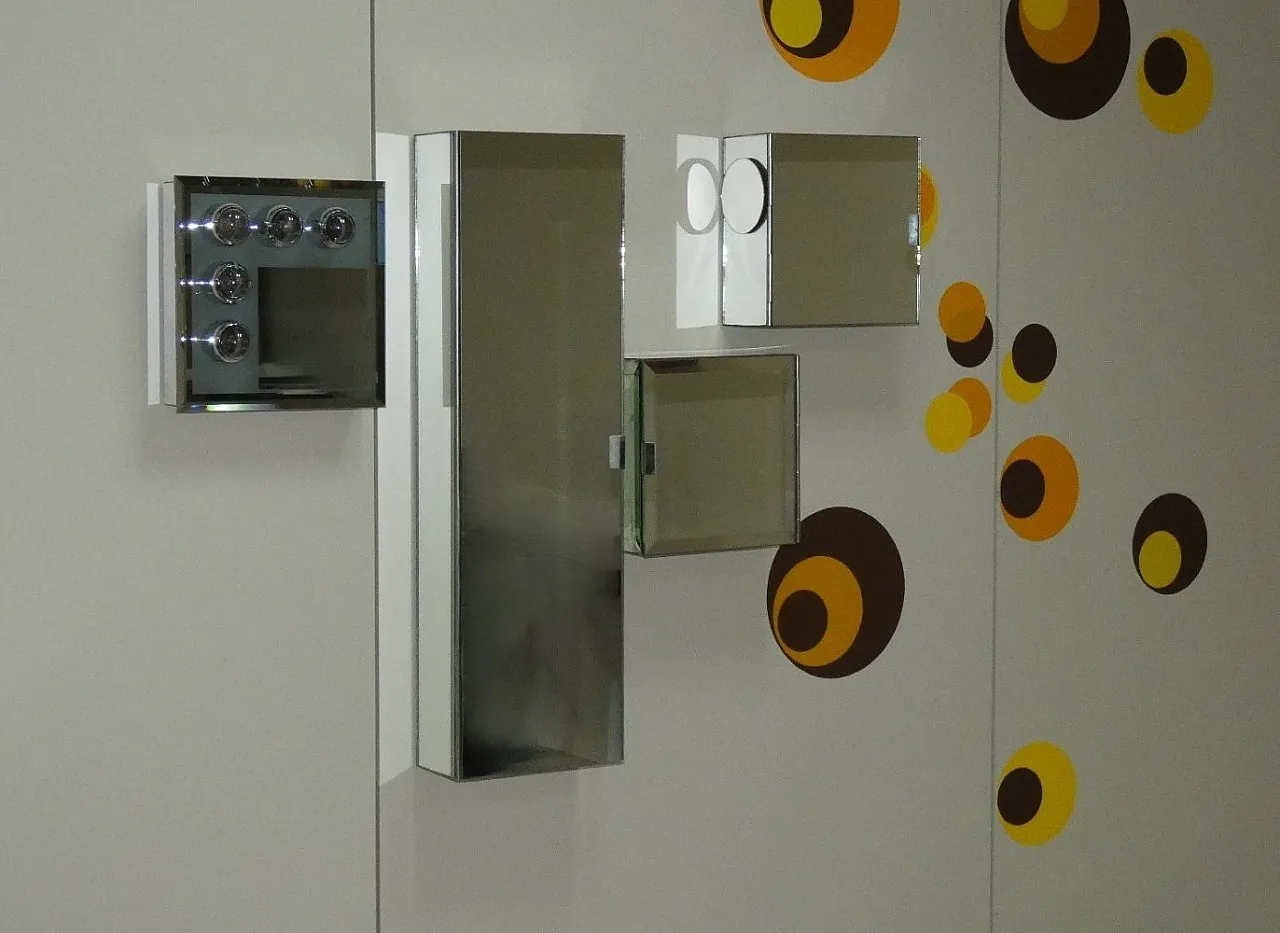 Armadi a specchio con applique abbinate, anni '70 6