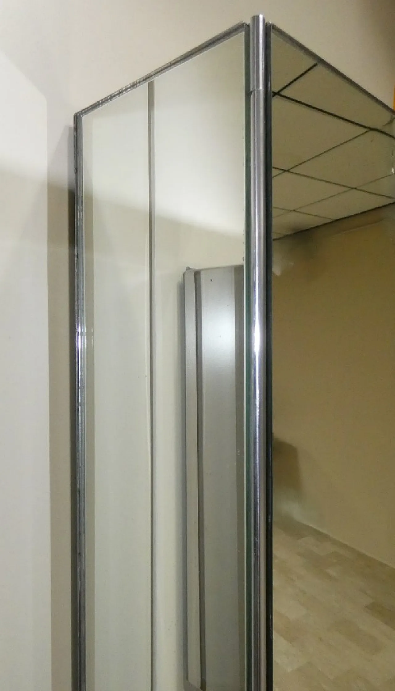 Armadi a specchio con applique abbinate, anni '70 21