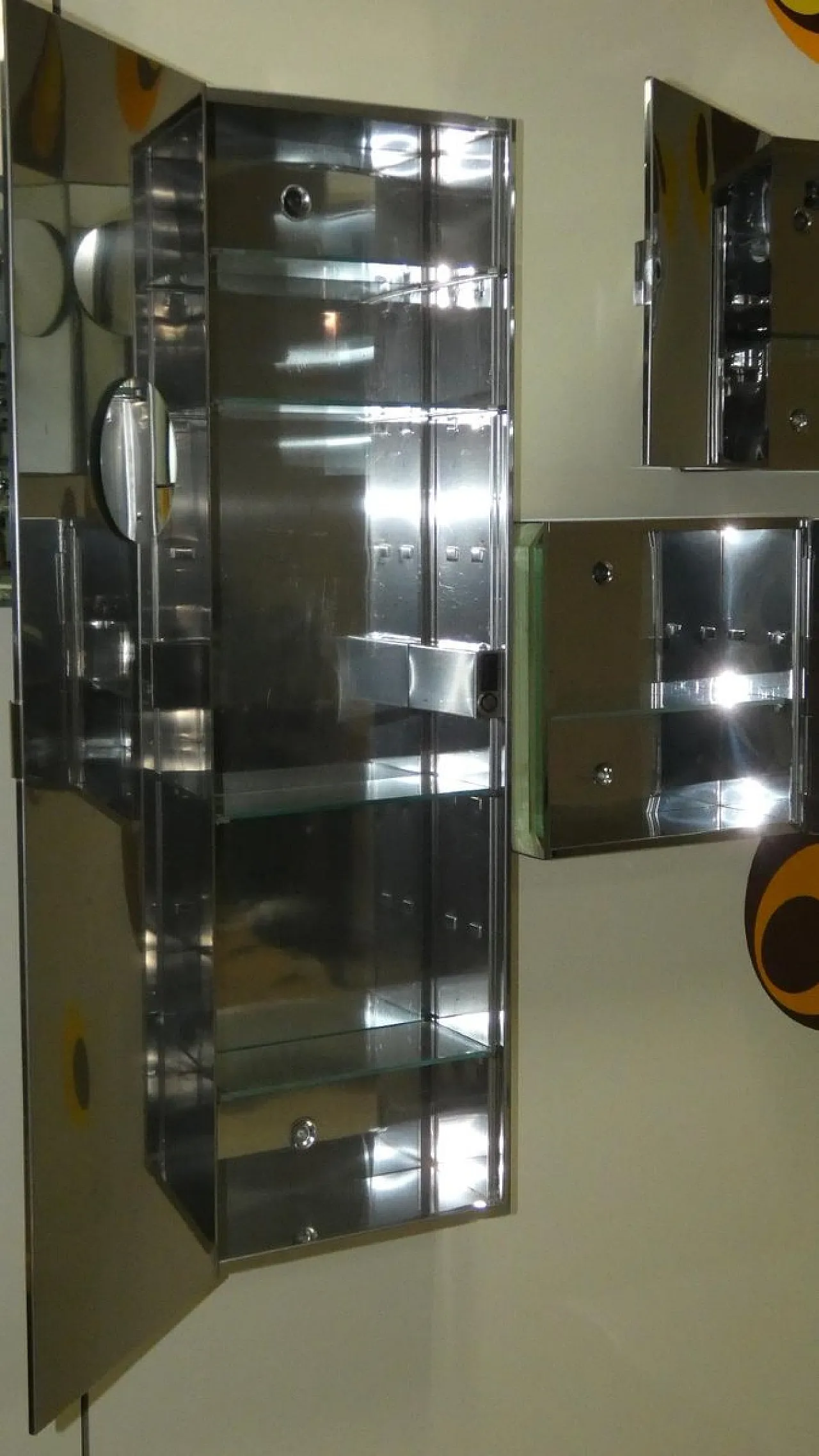 Armadi a specchio con applique abbinate, anni '70 23