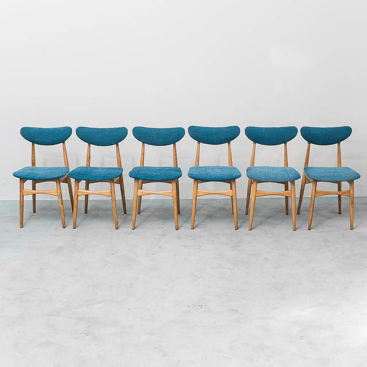 6 chairs in wood and blue fabric, 1960s 3