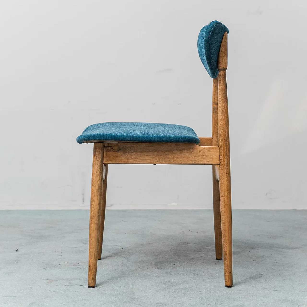 6 chairs in wood and blue fabric, 1960s 6