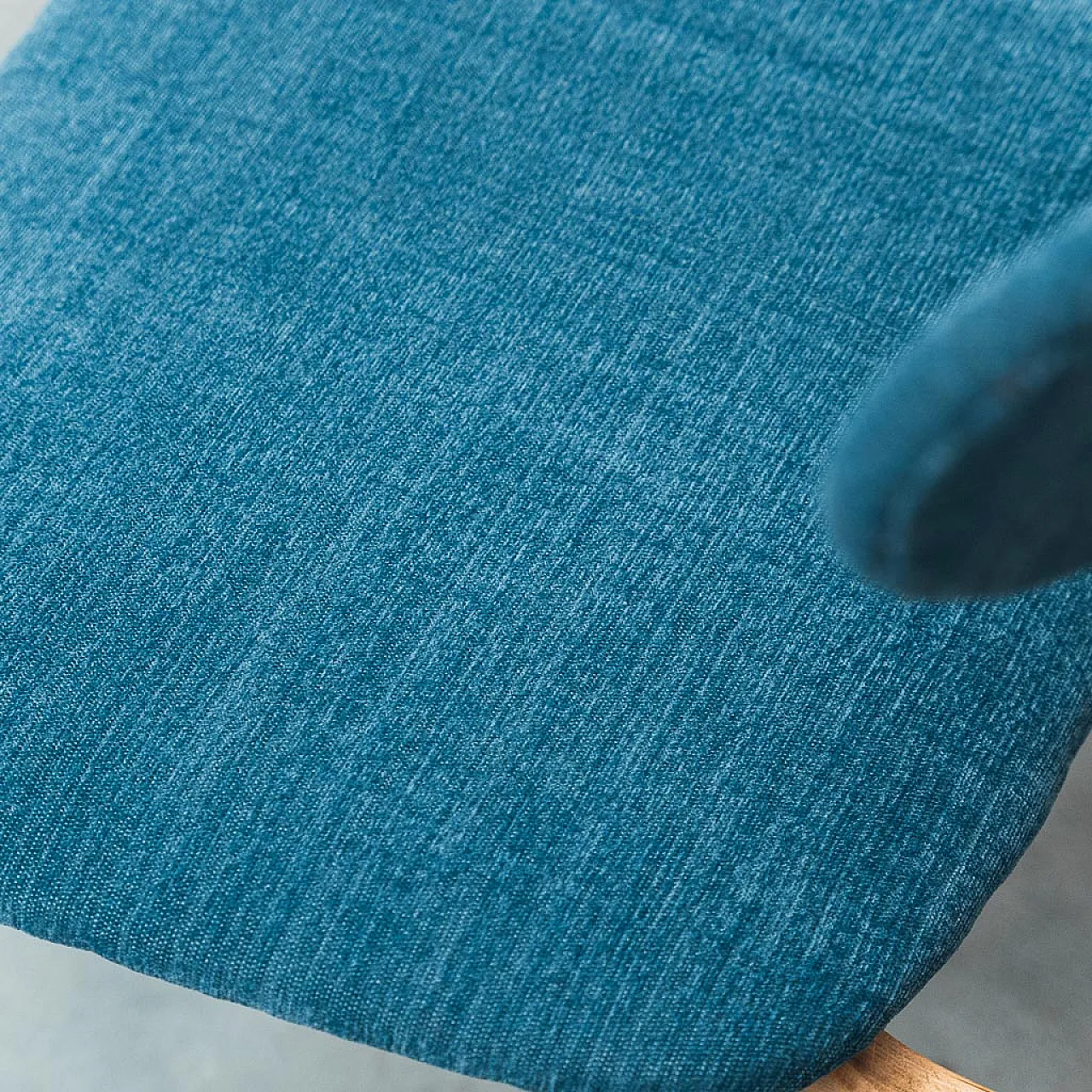 6 chairs in wood and blue fabric, 1960s 7