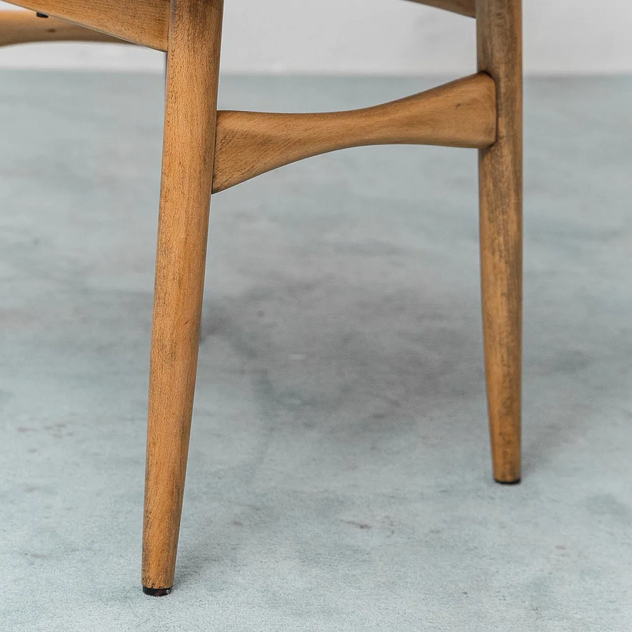 6 chairs in wood and blue fabric, 1960s 9