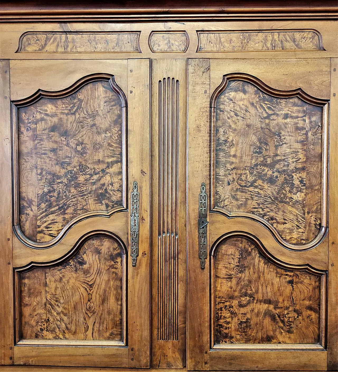 Credenza provenzale in noce con alzata, '700 4