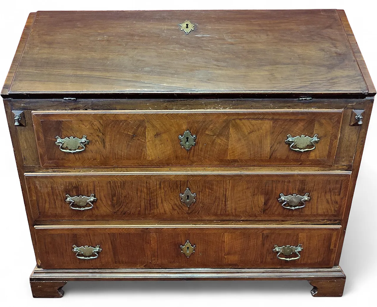 Walnut-plated drop-leaf dresser, 18th century 11