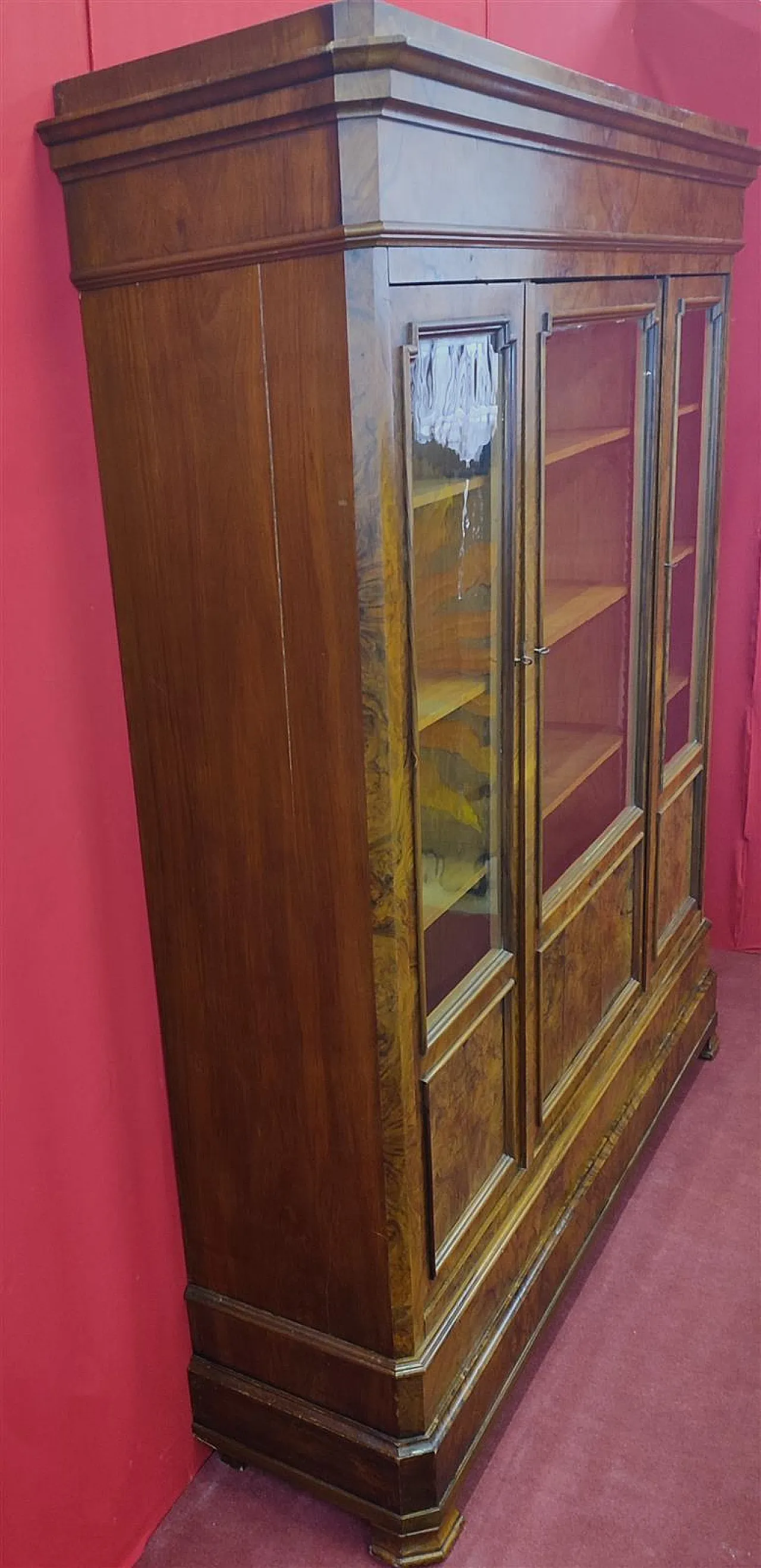 Libreria vetrina in radica di noce e vetro, '800 3