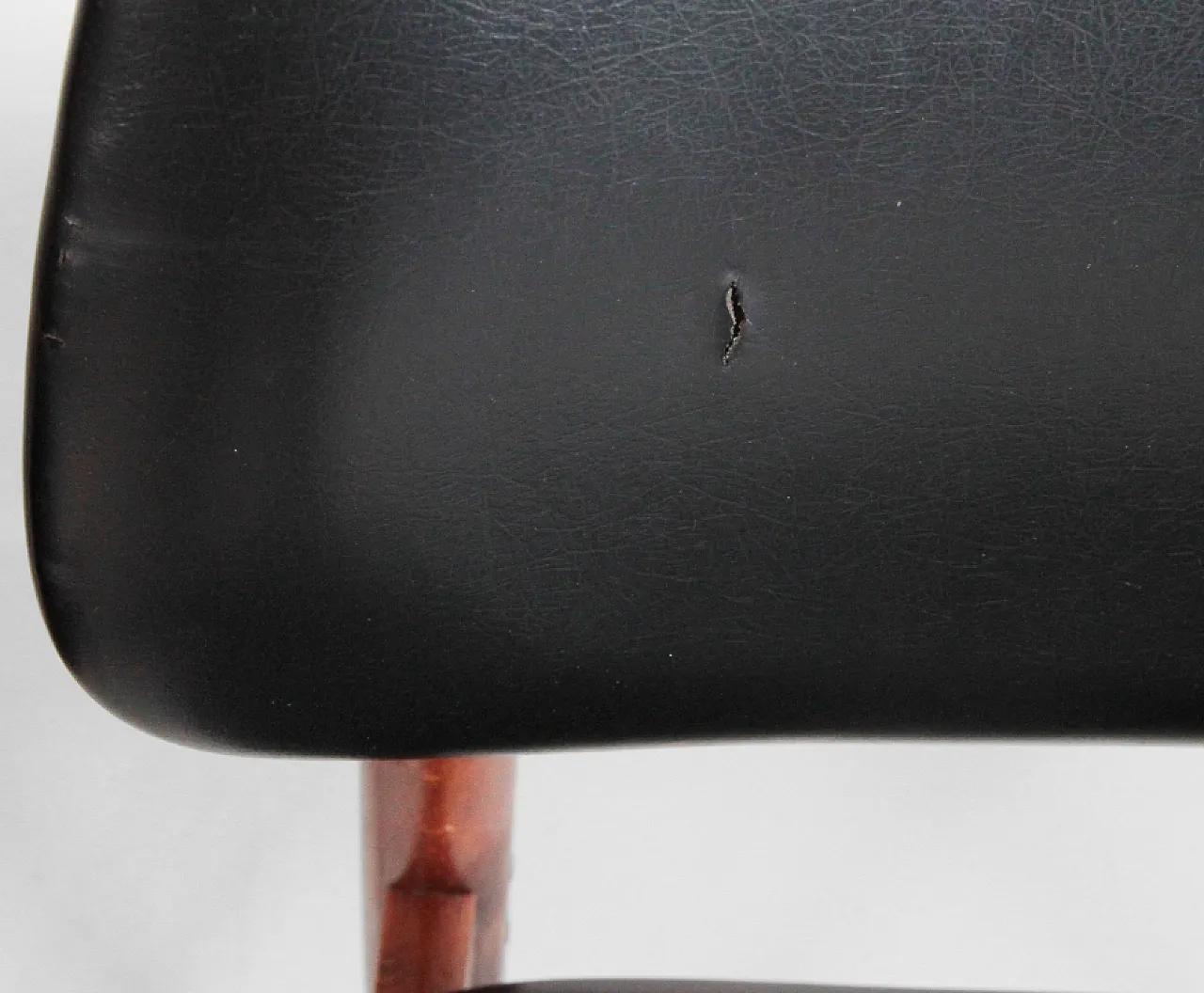 4 Wood and leather chairs, 1960s 9