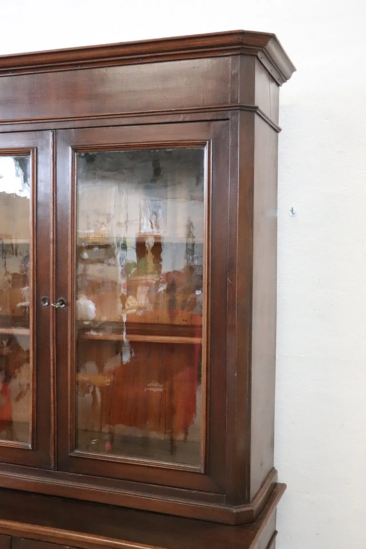 Walnut veneered sideboard, 19th century 7